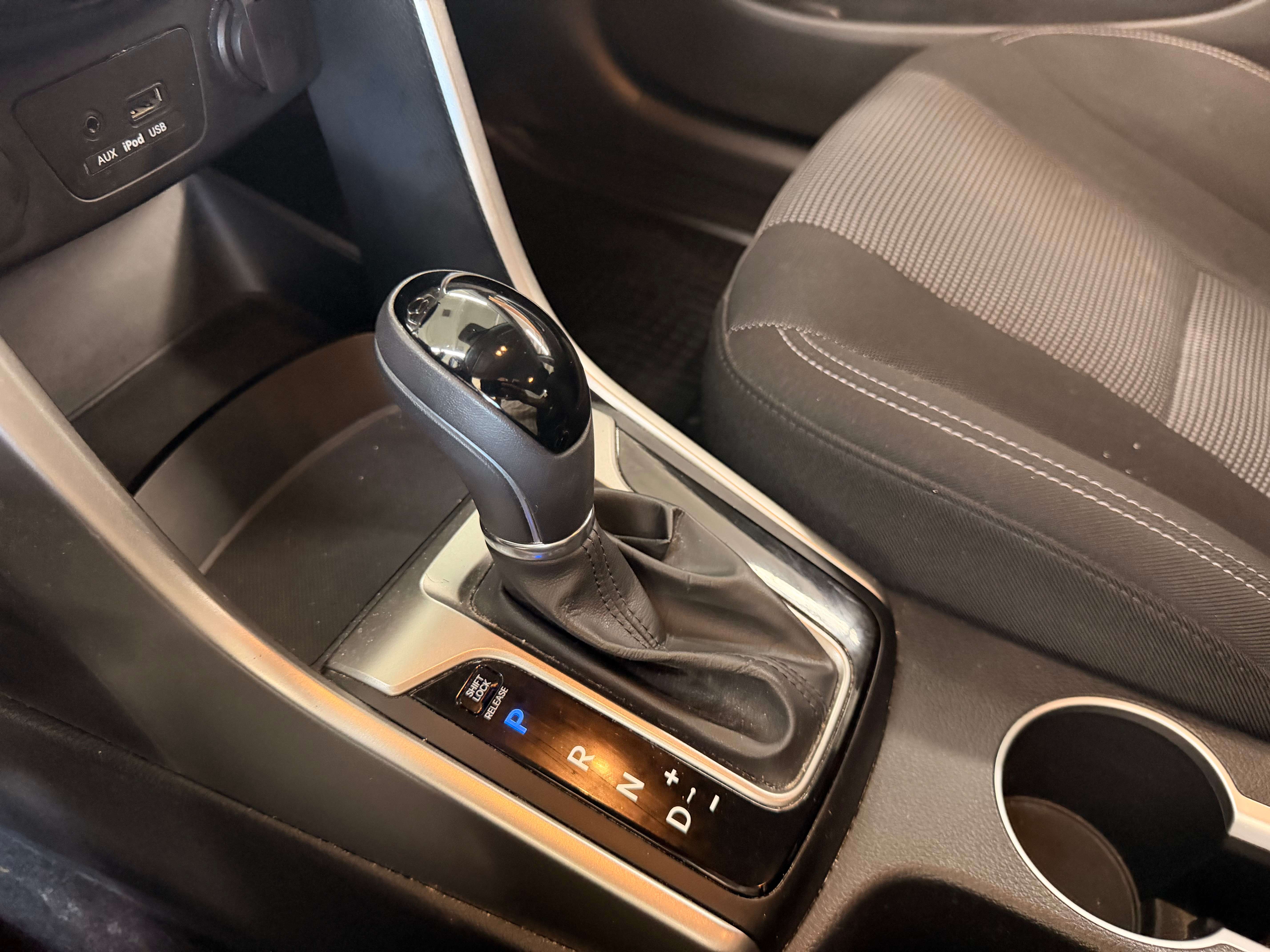 2013 Hyundai Elantra GT GL - Image 16