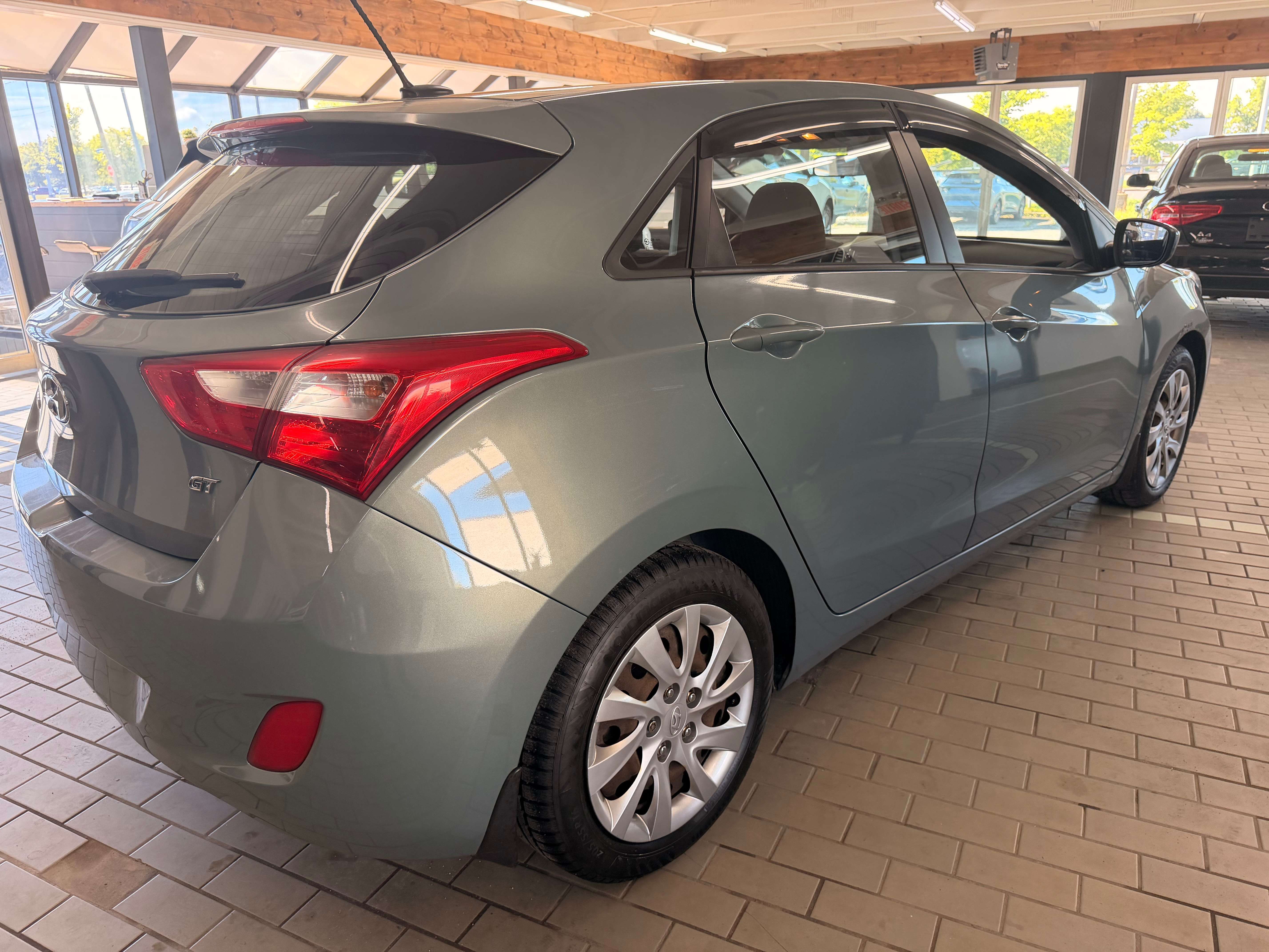 2013 Hyundai Elantra GT GL - Image 4