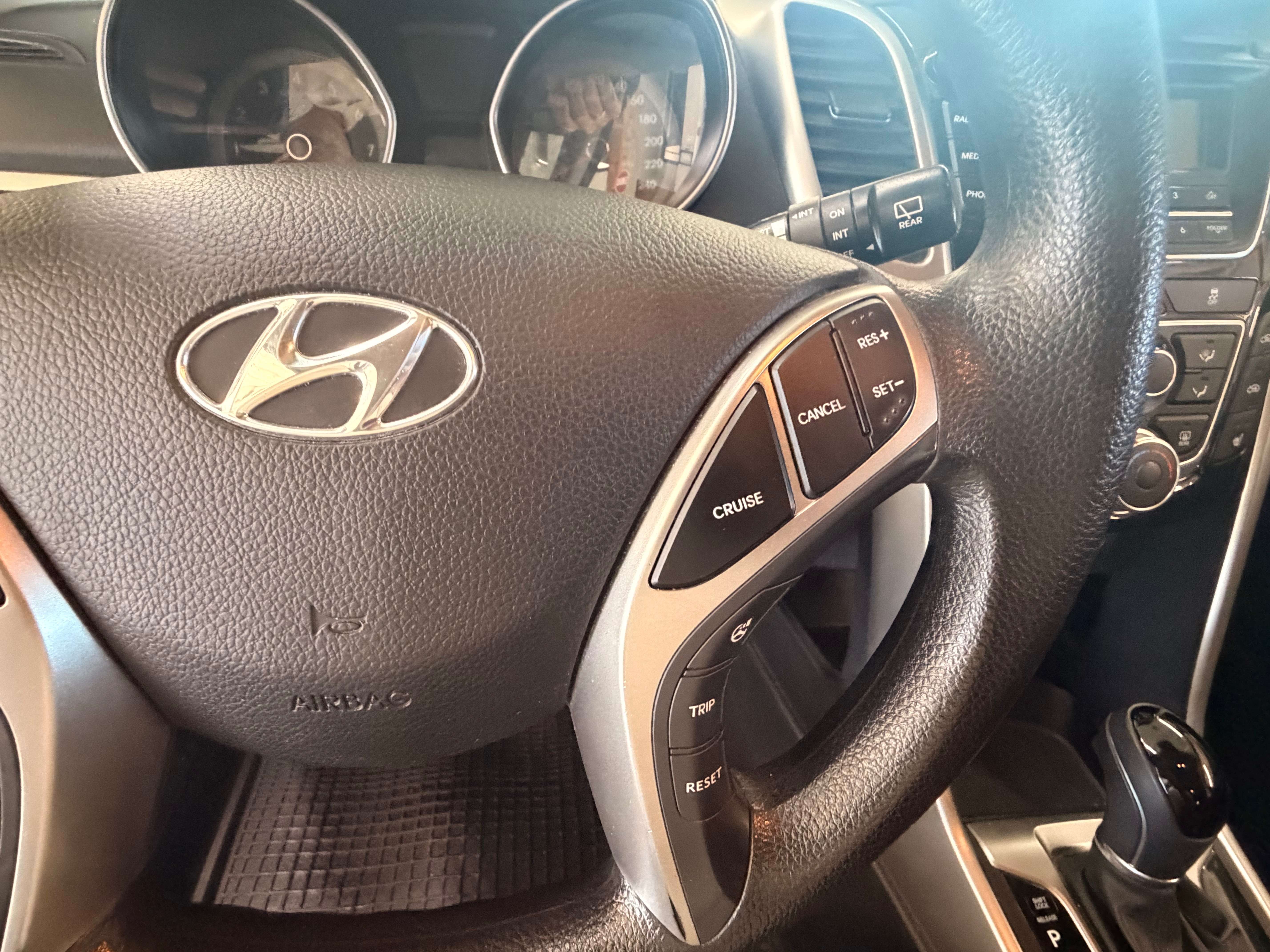 2013 Hyundai Elantra GT GL - Image 13
