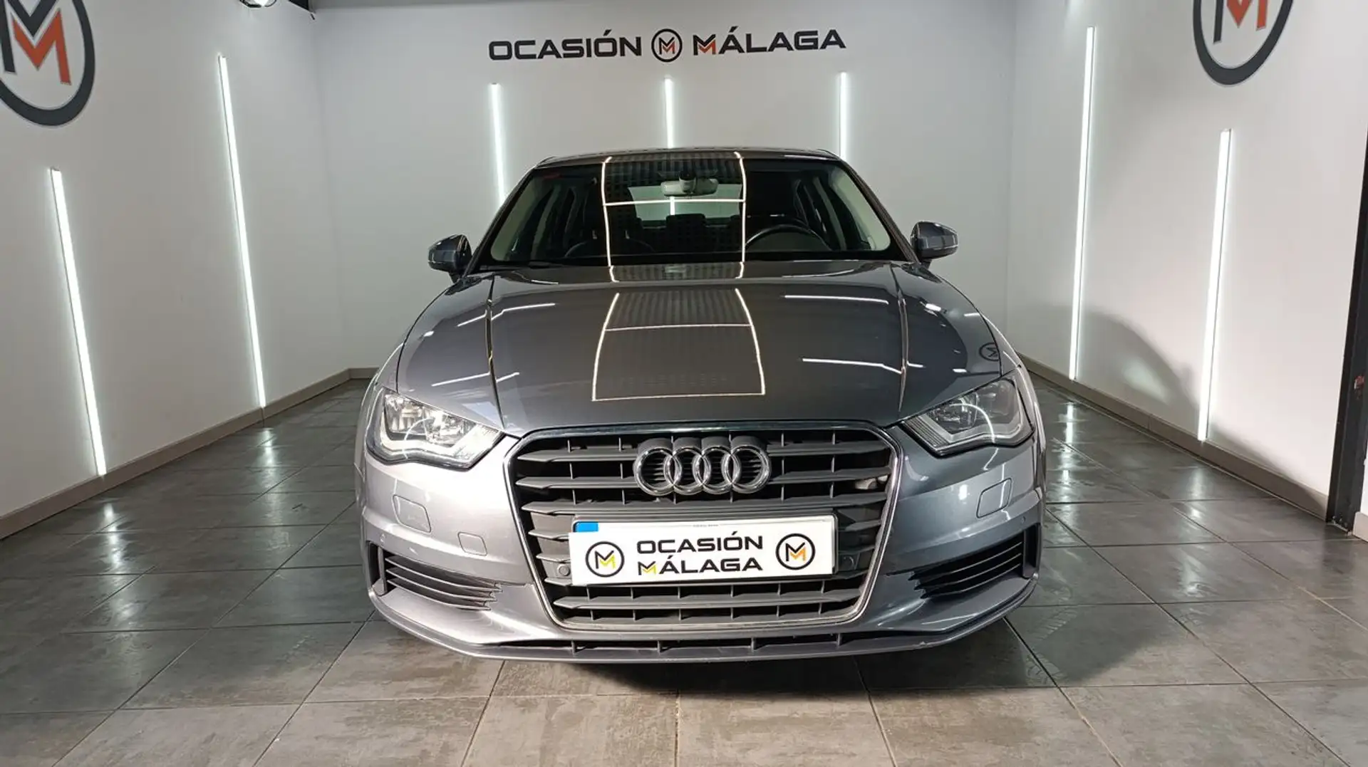 Audi A3 Sedán 1.4 TFSI Cod Ultra S Line Edition 110kW Gris - 2