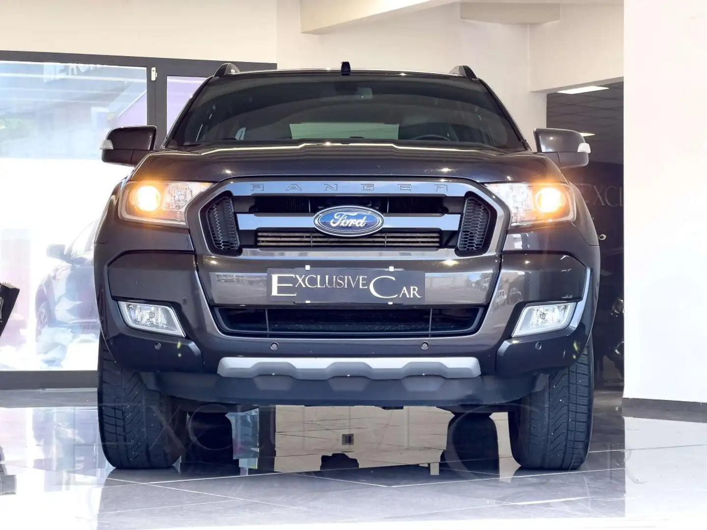 Ford Ranger 2.2 tdci double cab Wildtrak 160cv auto Grijs - 1
