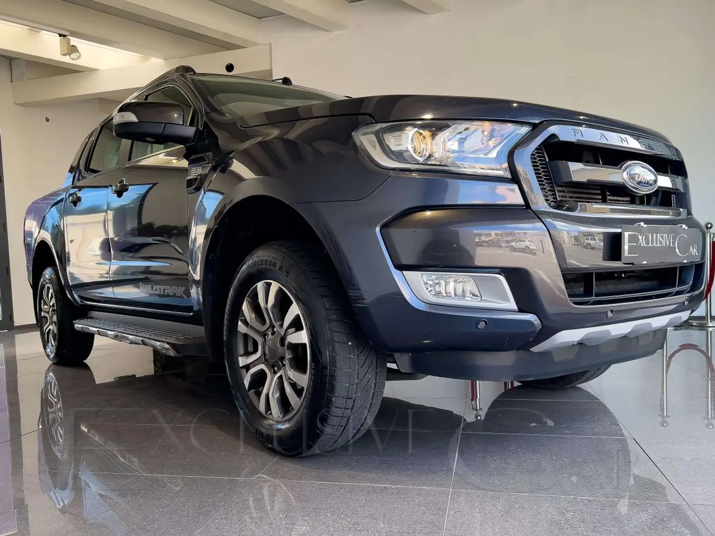 Ford Ranger 2.2 tdci double cab Wildtrak 160cv auto Grijs - 2