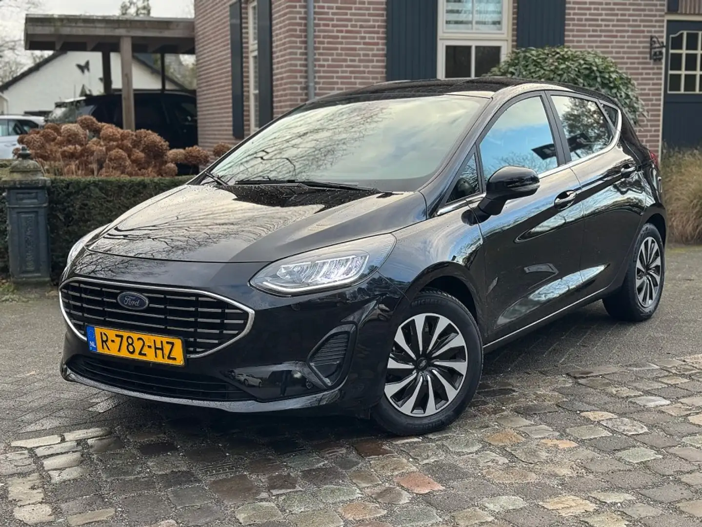 Ford Fiesta 1.0 Hybrid Titanium ecc,navi,led,pdc,sportdop Noir - 1