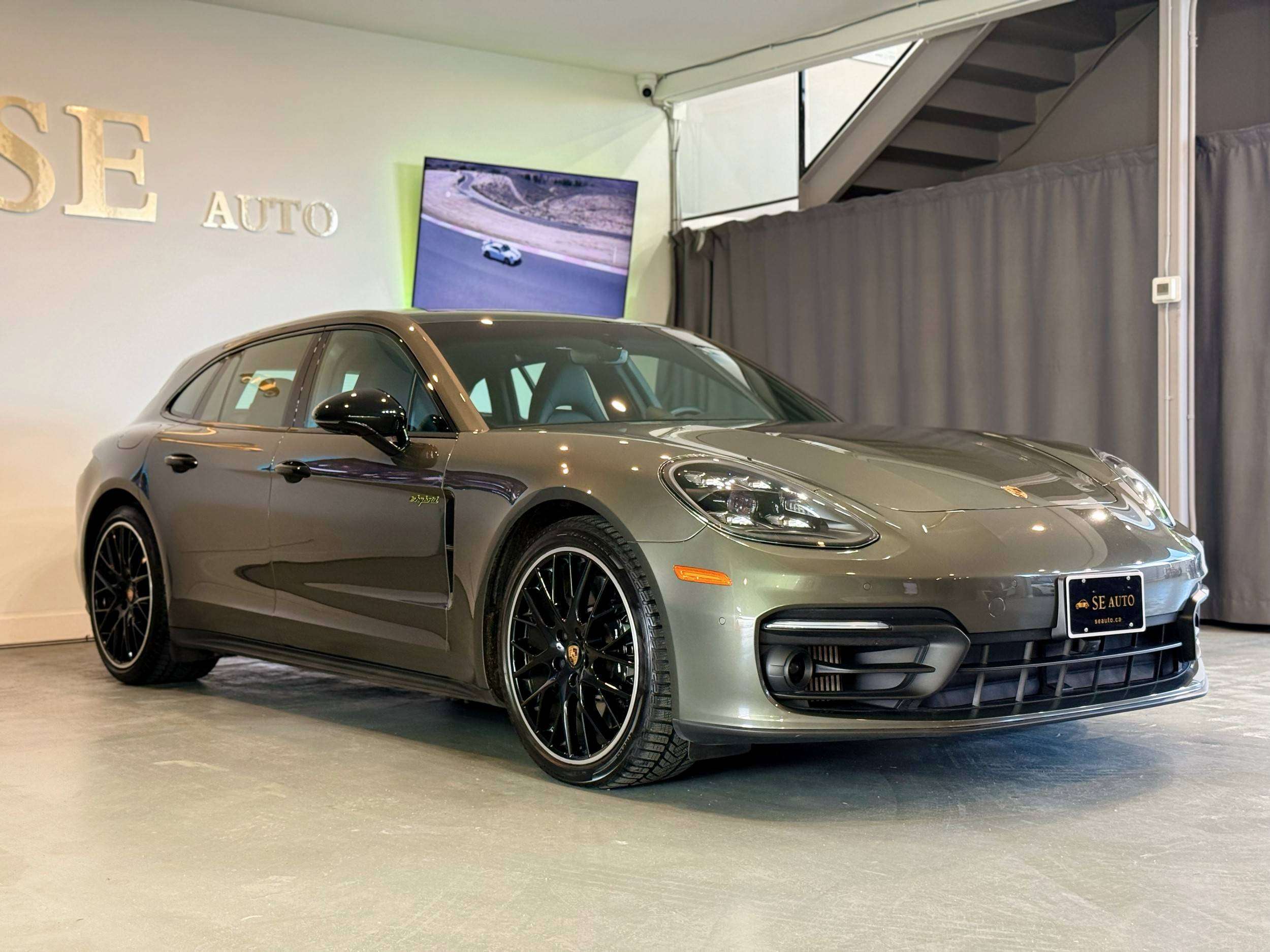 2023 Porsche Panamera 4S E-Hybrid Sport Turismo AWD *$34,050 in Options*