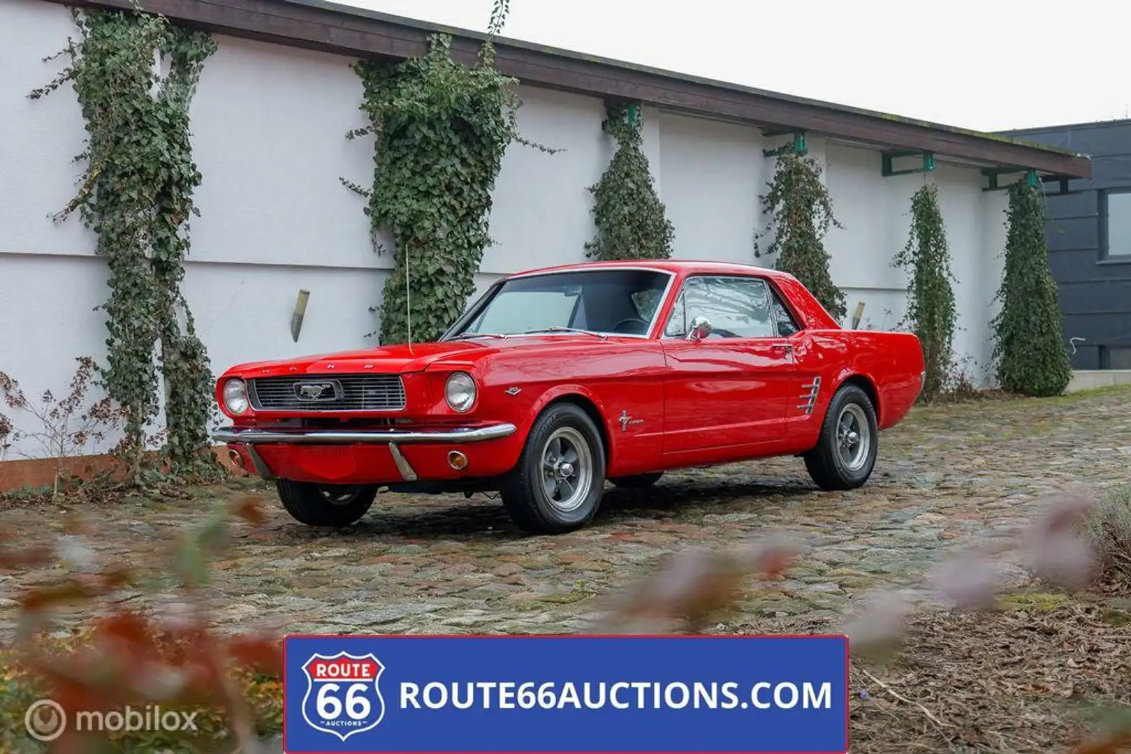 Ford Mustang Sedan | Route 66 Auctions Rood - 1