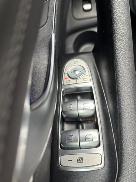 Mercedes-Benz E 300 de  Limousine 2x AMG Night Paket Designo 19 — photo 15