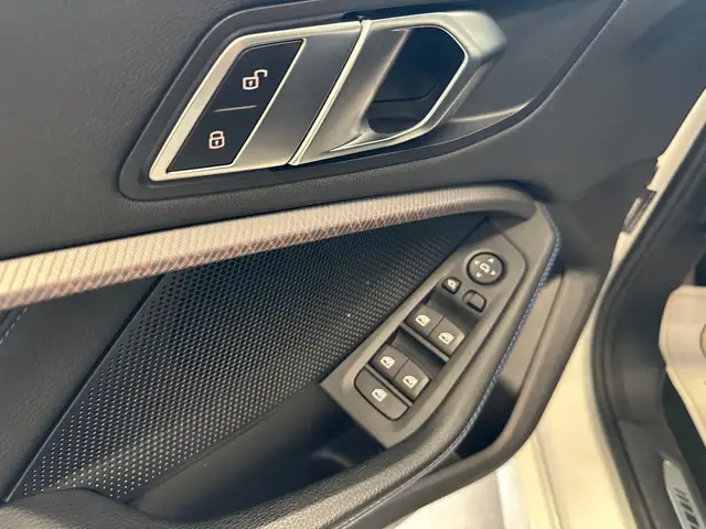 BMW 1 Series view 10
