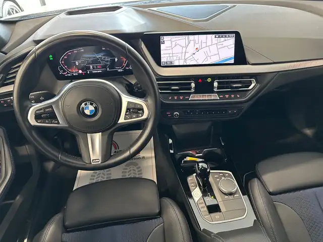 BMW 1 Series view 8