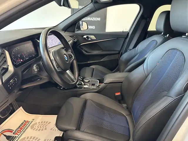 BMW 1 Series view 9