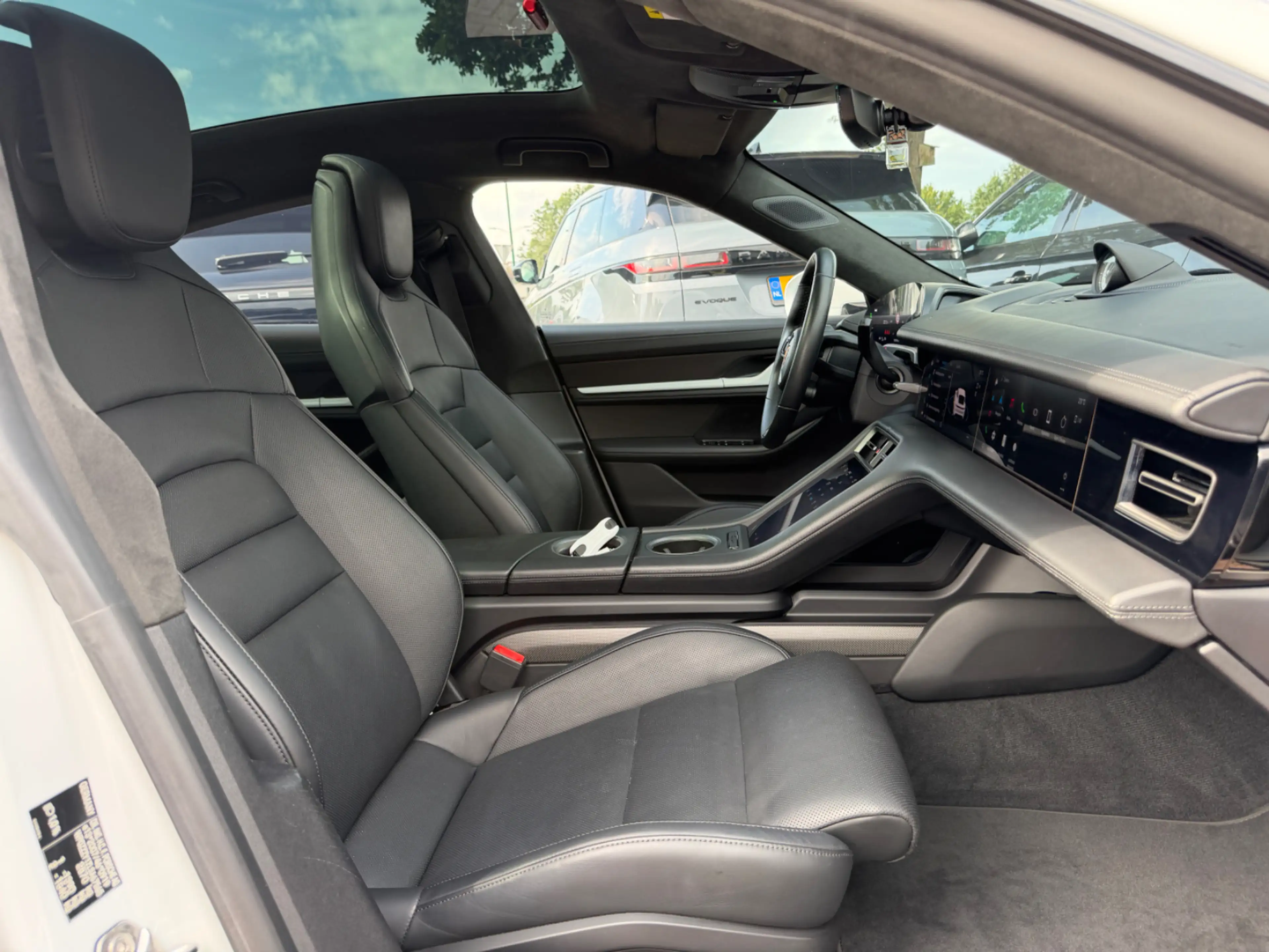 Porsche Taycan Turbo S 93 kWh / SoH 91,3% / Full option! / Panora — photo 11