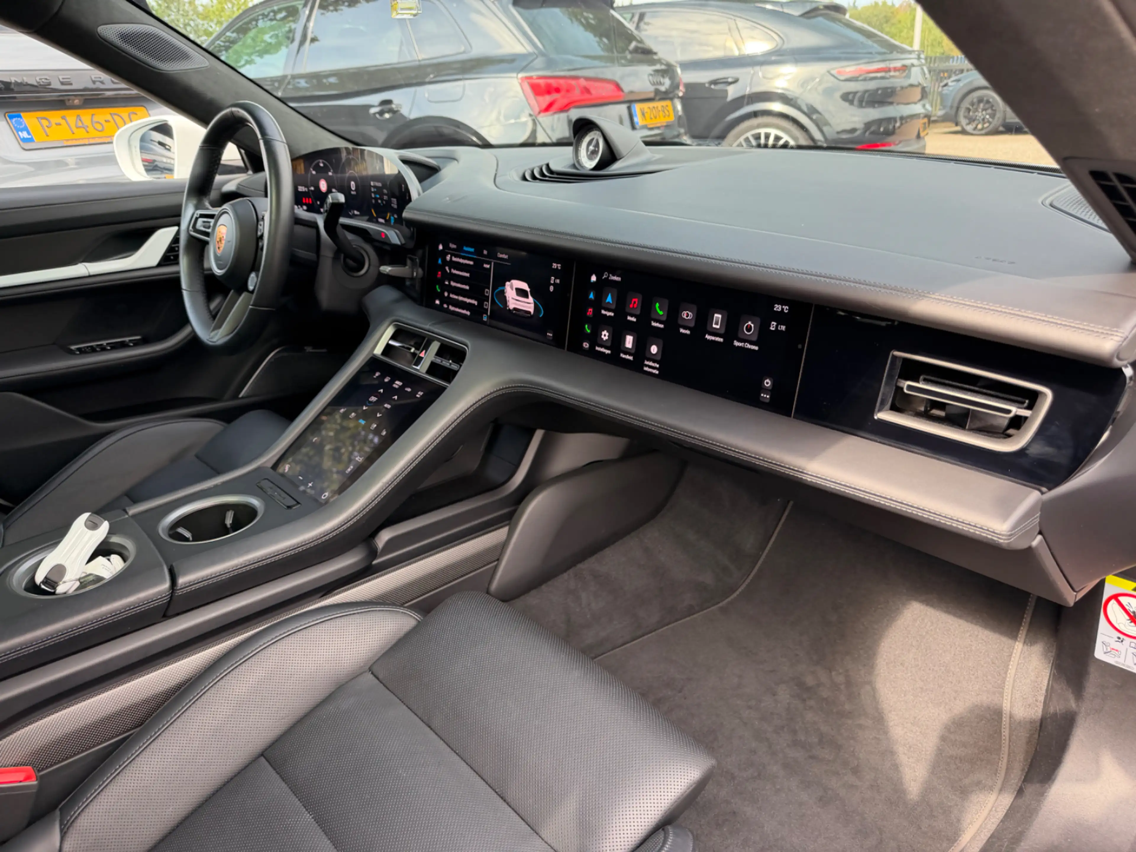 Porsche Taycan Turbo S 93 kWh / SoH 91,3% / Full option! / Panora — photo 12