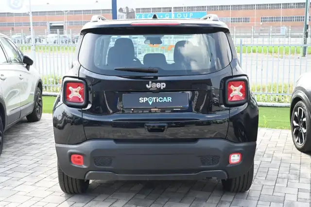 Jeep Renegade view 5