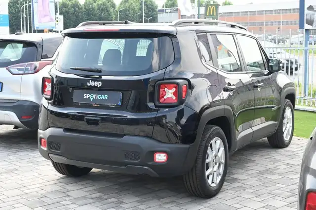 Jeep Renegade view 4
