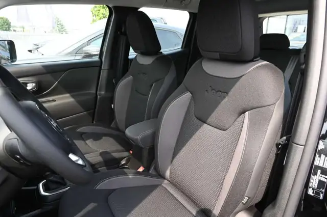 Jeep Renegade view 12