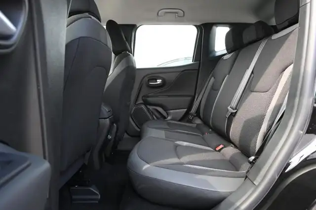 Jeep Renegade view 13