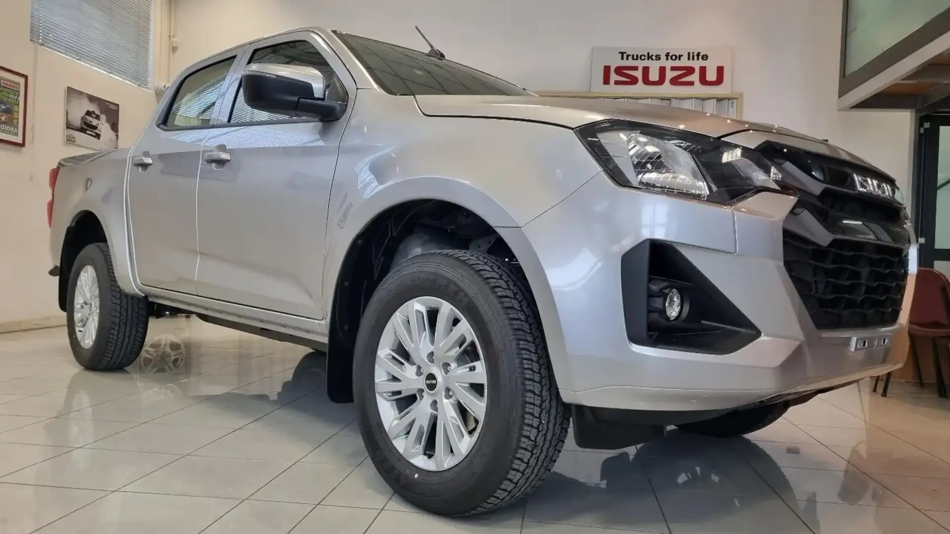 Isuzu D-Max N60 CREW BB+ NUOVO ULTIMA VERSIONE MY24 Argento - 2