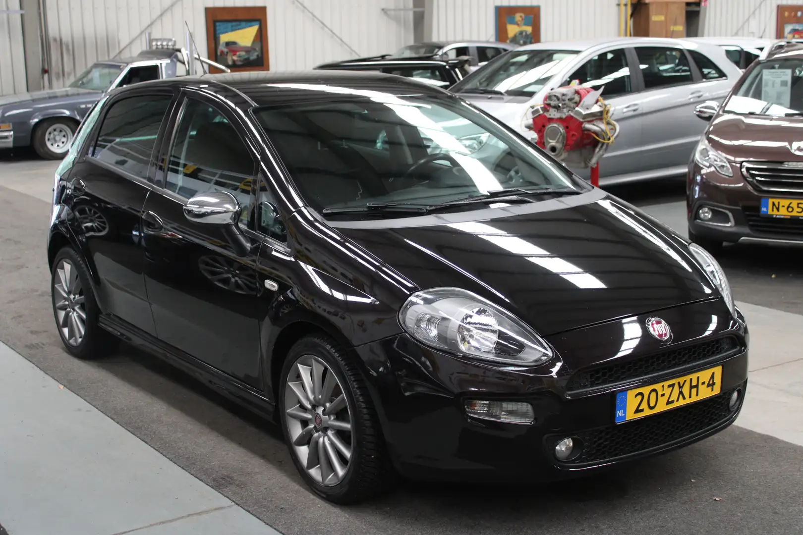 Fiat Punto Evo 0.9 TwinAir Sport Airco, 5 Deurs, Cruise control Negru - 2