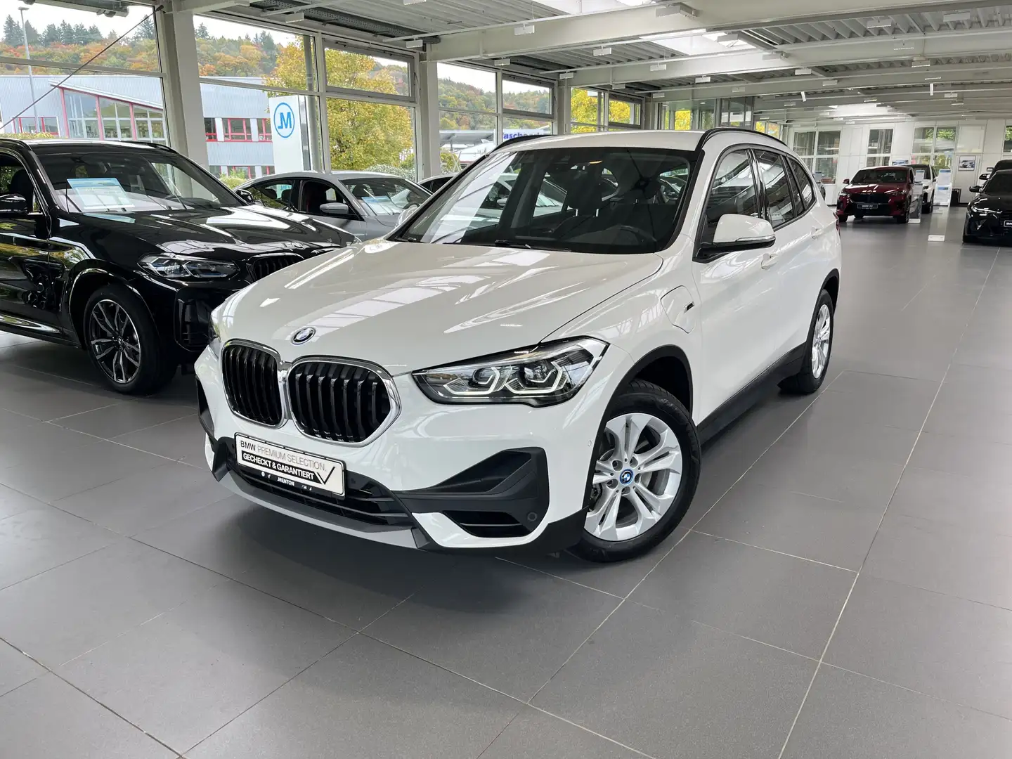 BMW X1 xDrive25e Advantage AHK/Navi/HiFi/DAB/LED/RFK Blanco - 1