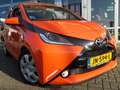 Toyota Aygo 1.0 VVT-i x-wave **OUTLET ACTIE MET BOVAG** Oranje - thumbnail 1