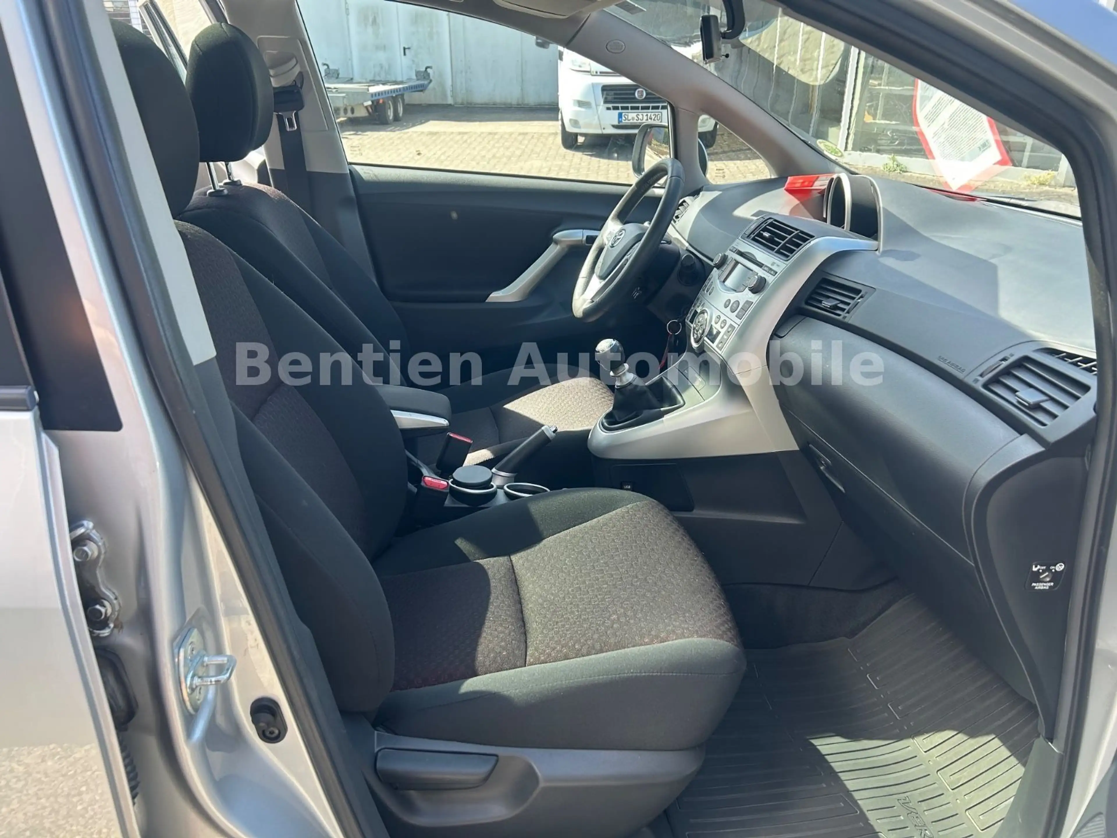 Toyota Verso Edition,Klimaautomatik,Alu,PDC — photo 15