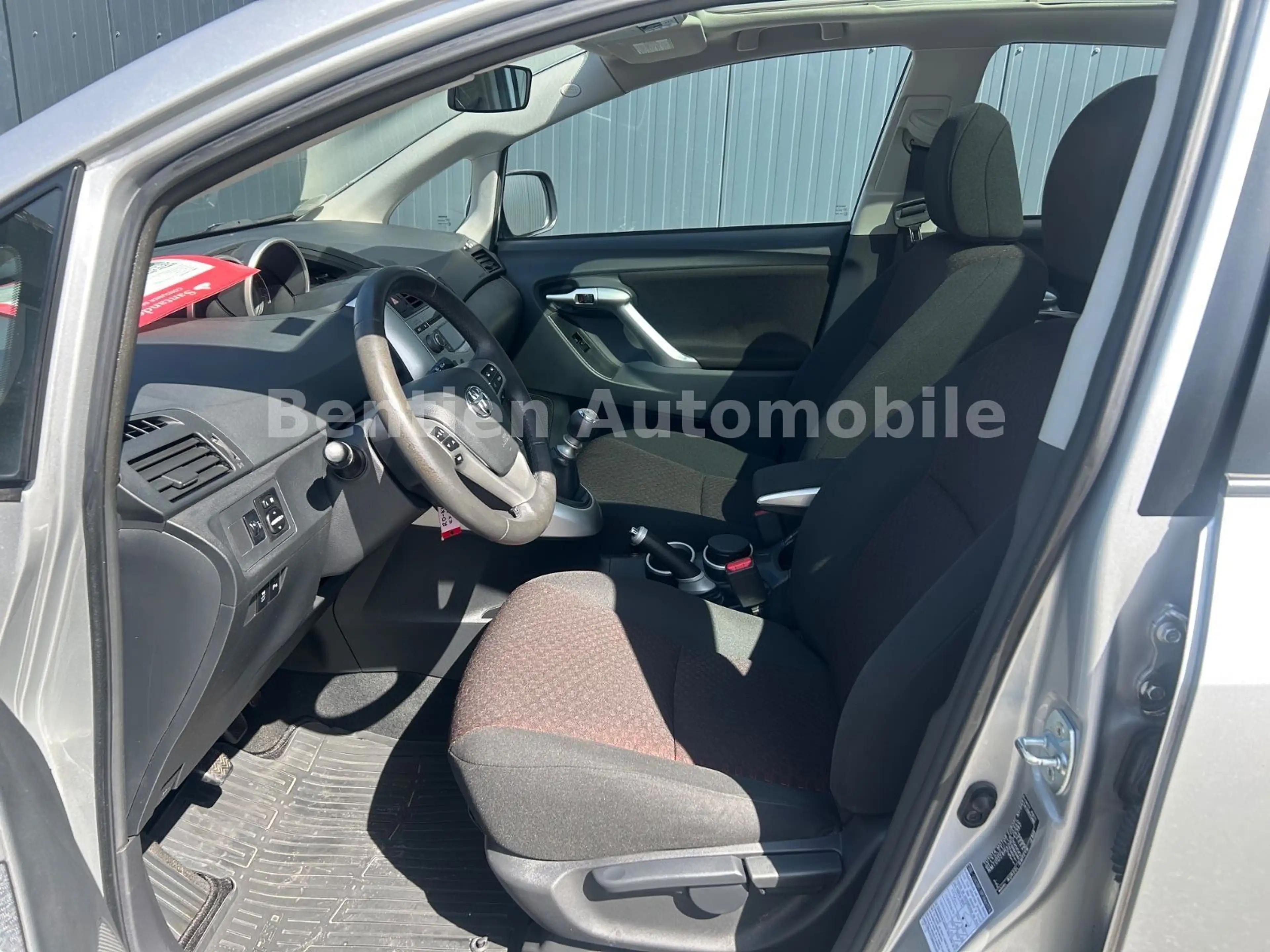 Toyota Verso Edition,Klimaautomatik,Alu,PDC — photo 8