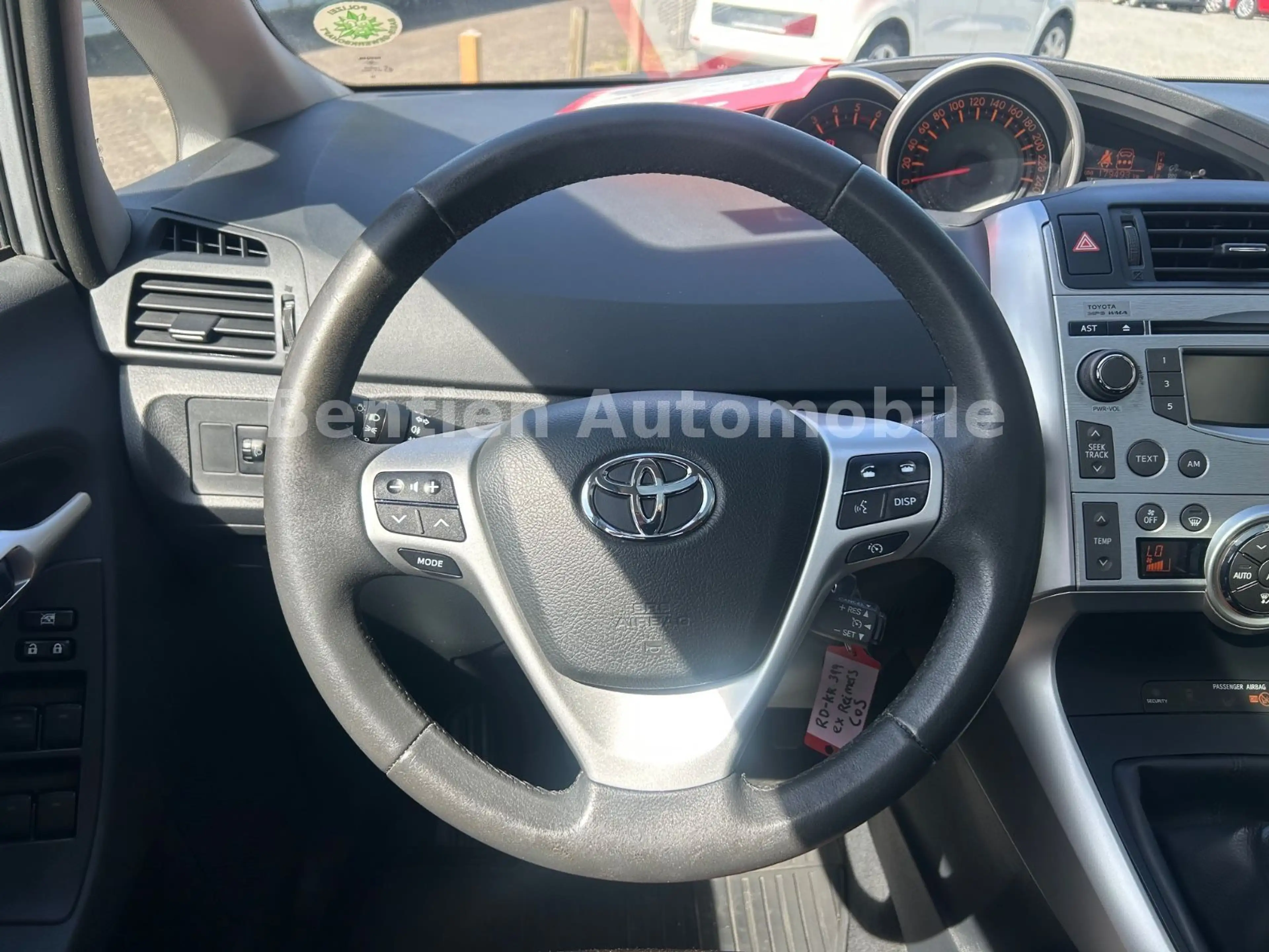 Toyota Verso Edition,Klimaautomatik,Alu,PDC — photo 10