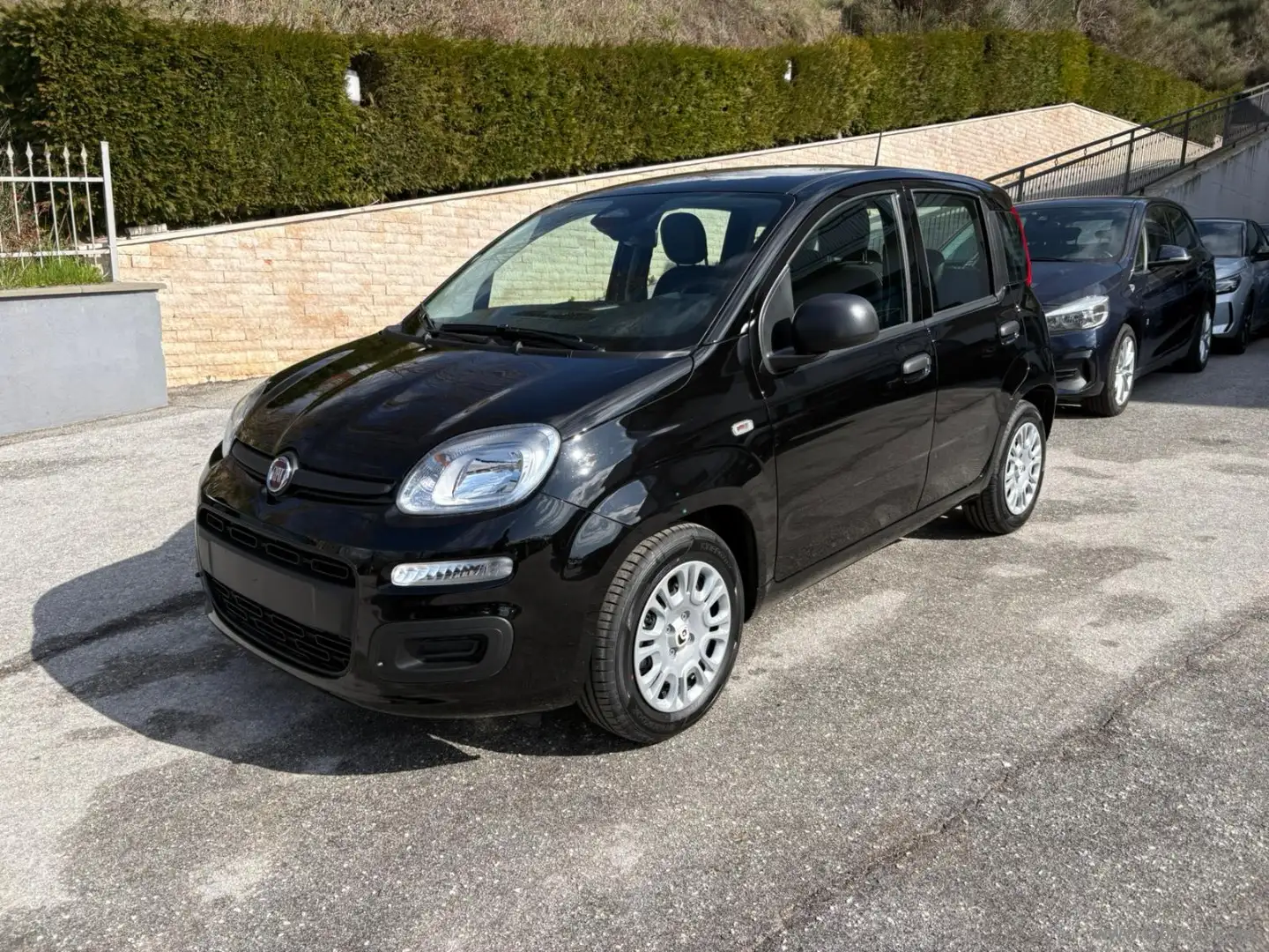 Fiat Panda 1.0 FireFly S&S Hybrid Icon Schwarz - 1