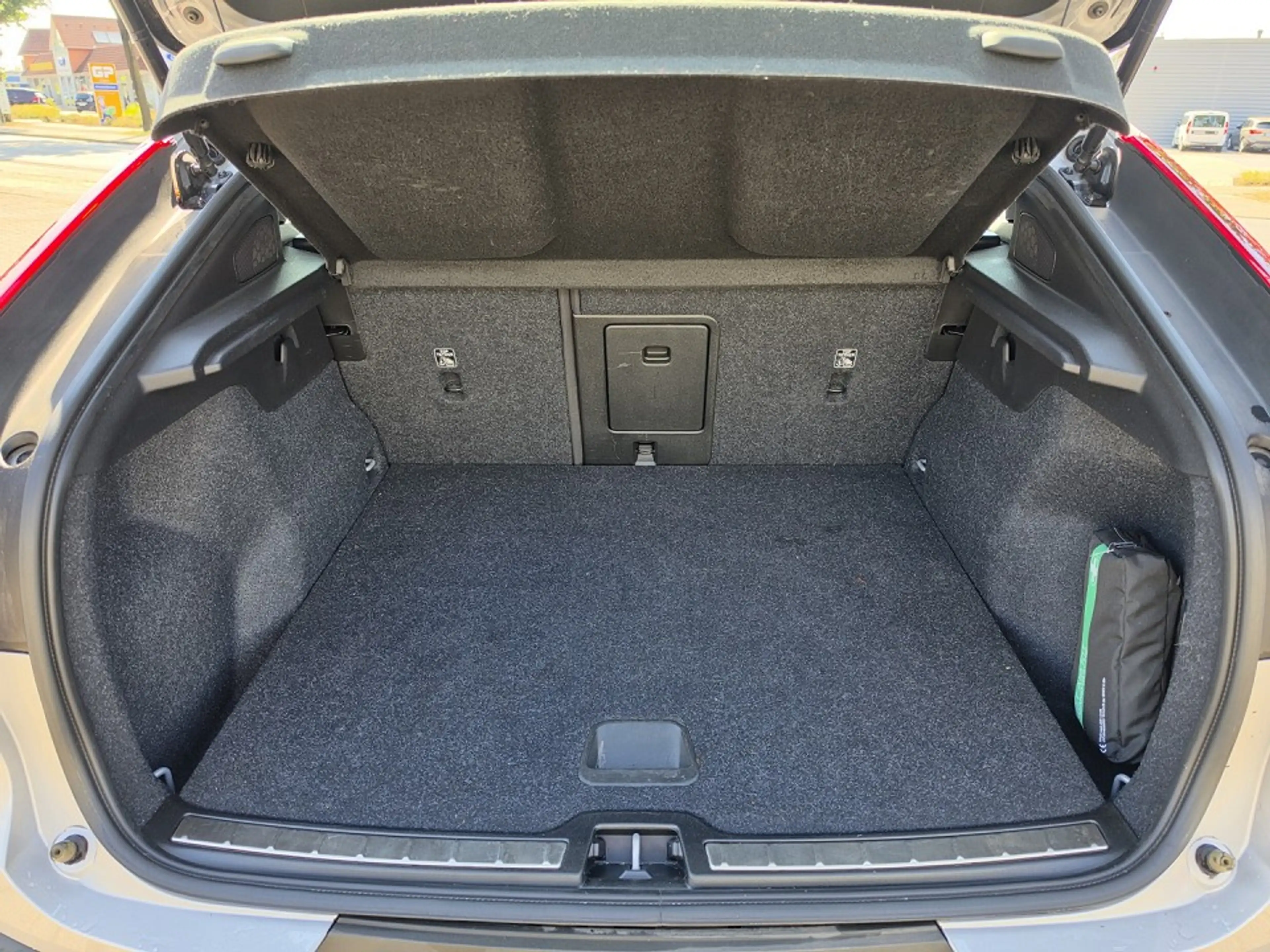 Volvo C40 Recharge (231 PS) AT|69KWH|Core|Google|AHK — photo 4