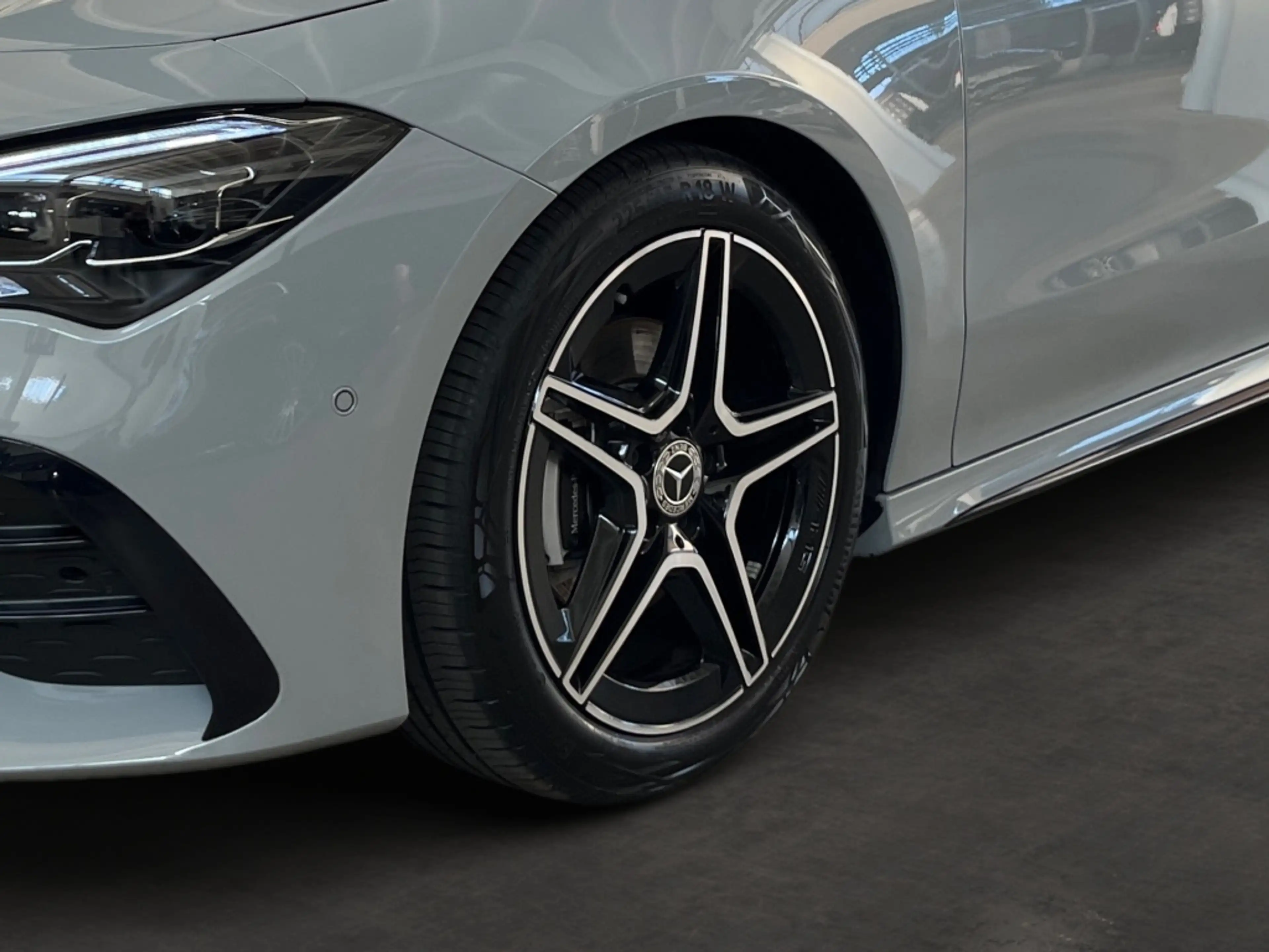Mercedes-Benz CLA 180 Coupé AMG Night Distronic+ Pano LED 360° — photo 6