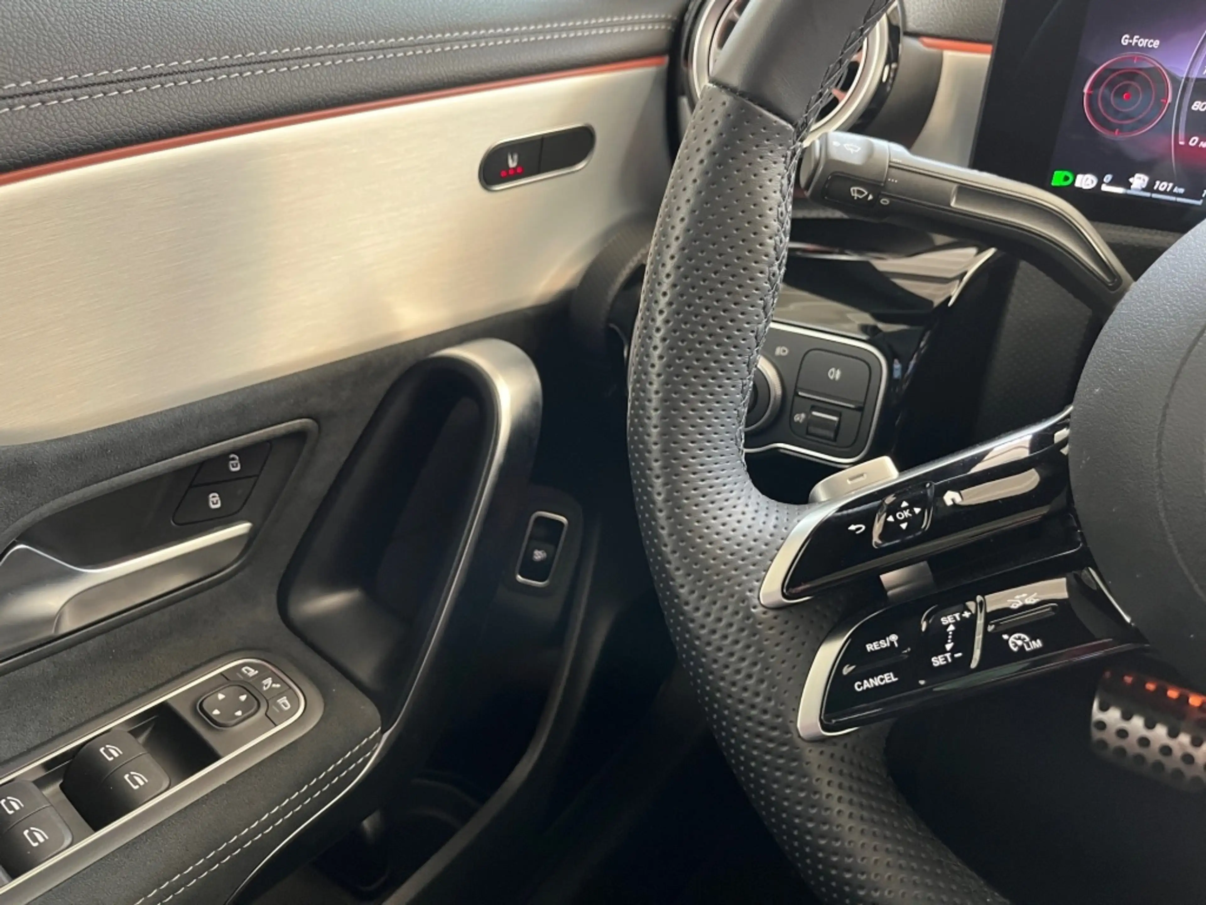 Mercedes-Benz CLA 180 Coupé AMG Night Distronic+ Pano LED 360° — photo 14