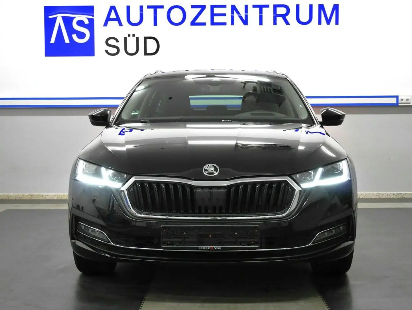 Skoda Octavia First Edition iV HUD/ACC/VIRTUAL/MATRIX Negro - 2