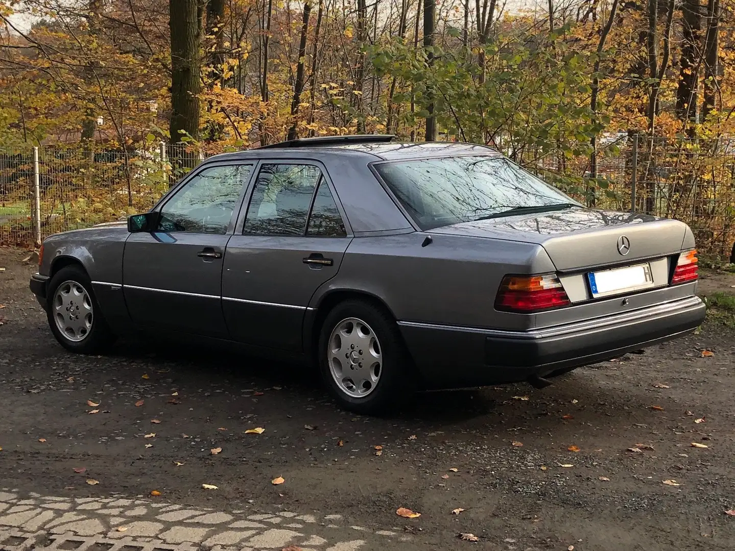 Mercedes-Benz E 220 Sportline Gris - 1