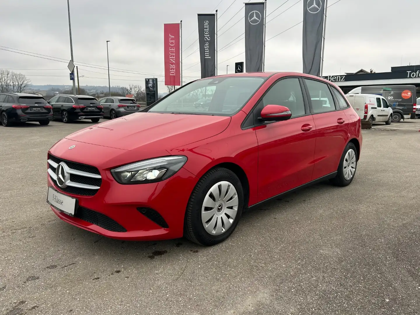 Mercedes-Benz B 200 d MBUX PTS Shz LED Navi RKam Klima Rot - 1