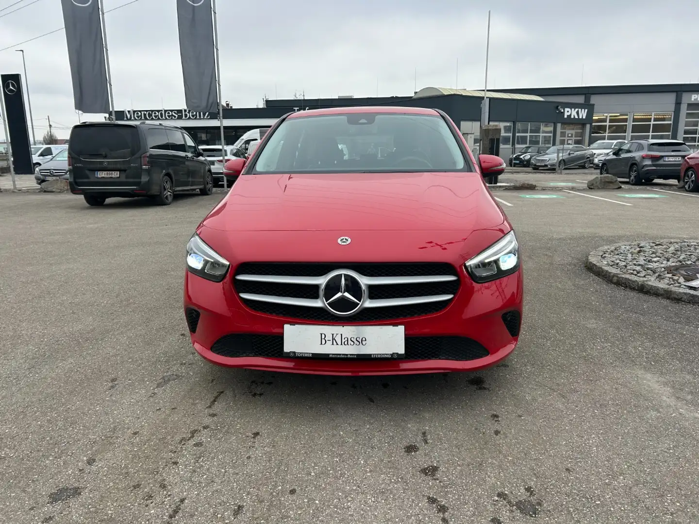 Mercedes-Benz B 200 d MBUX PTS Shz LED Navi RKam Klima Rot - 2