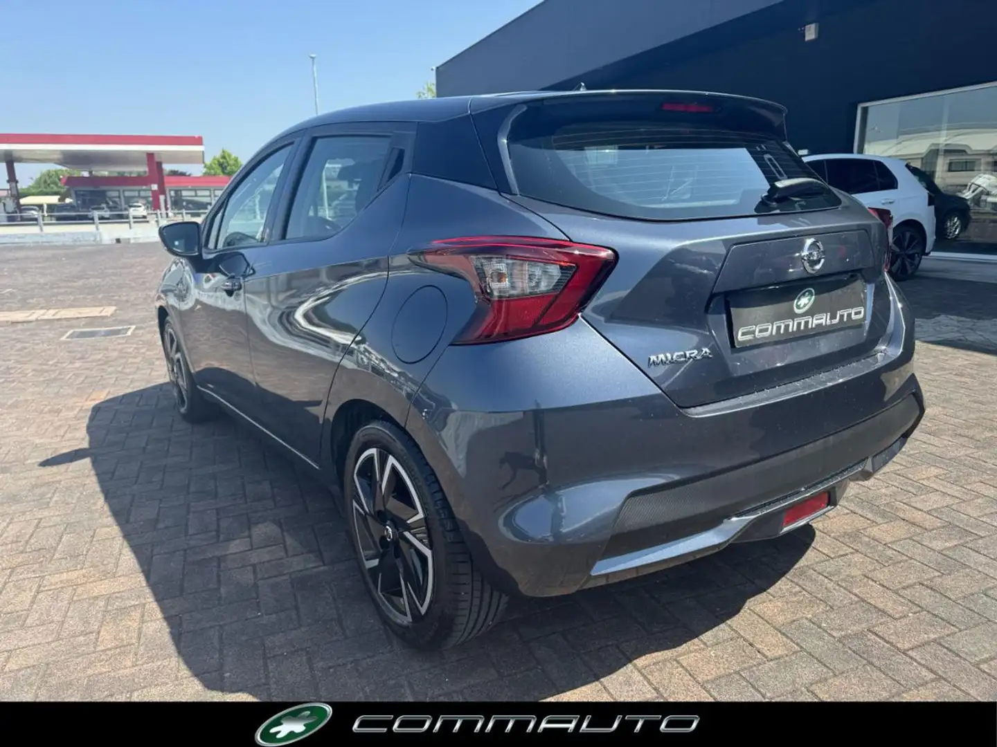 Nissan Micra IG-T 92 5 porte Acenta Grijs - 2