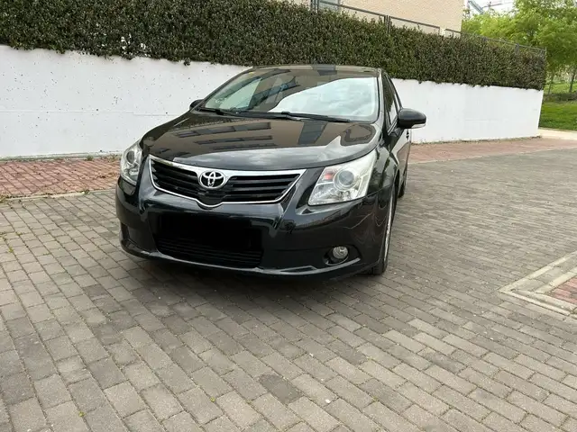 Toyota Avensis 2.2D-4D Premium