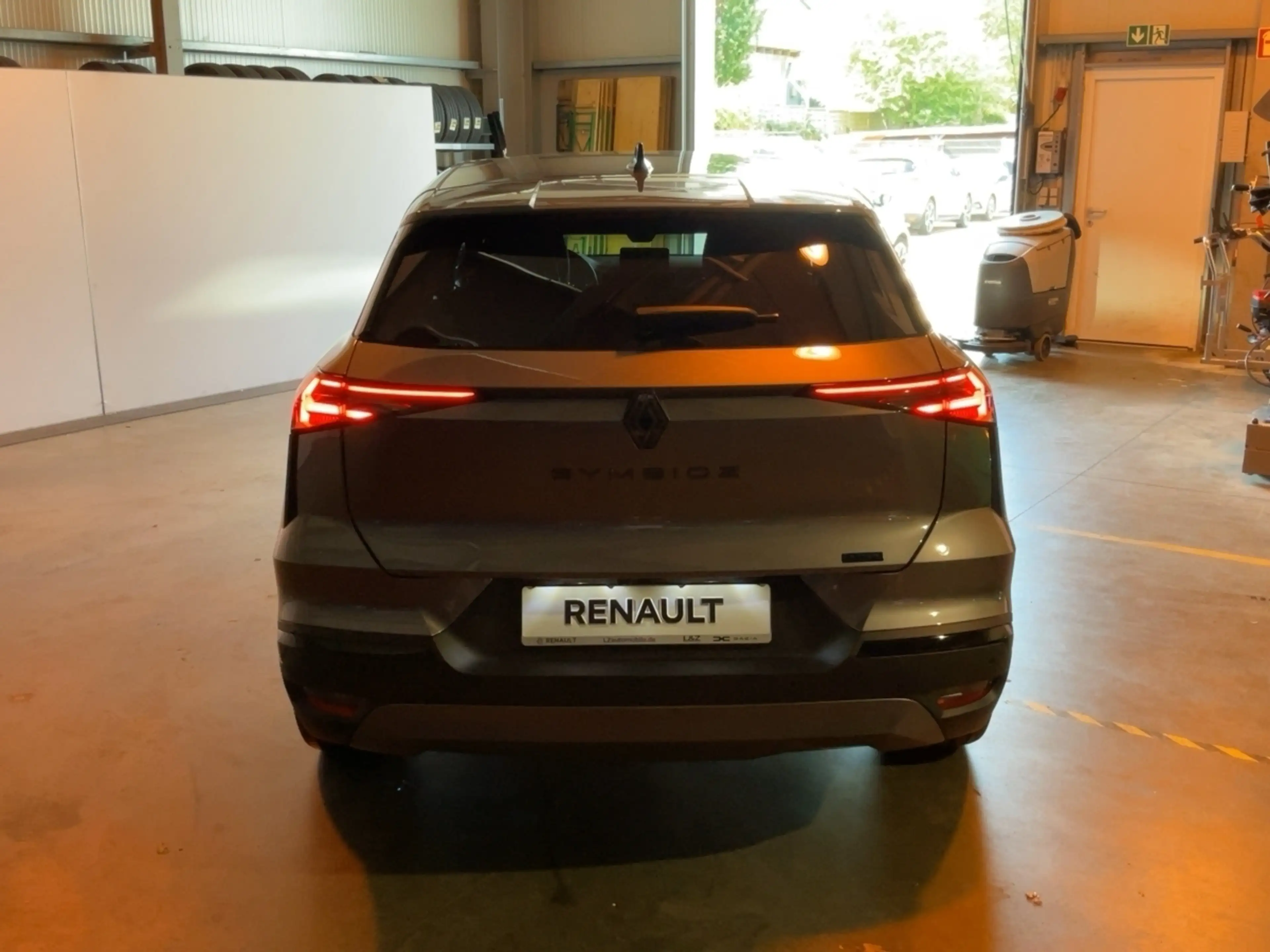 Renault Symbioz 145 E-Tech Full Hybrid Esprit Alpine — photo 3