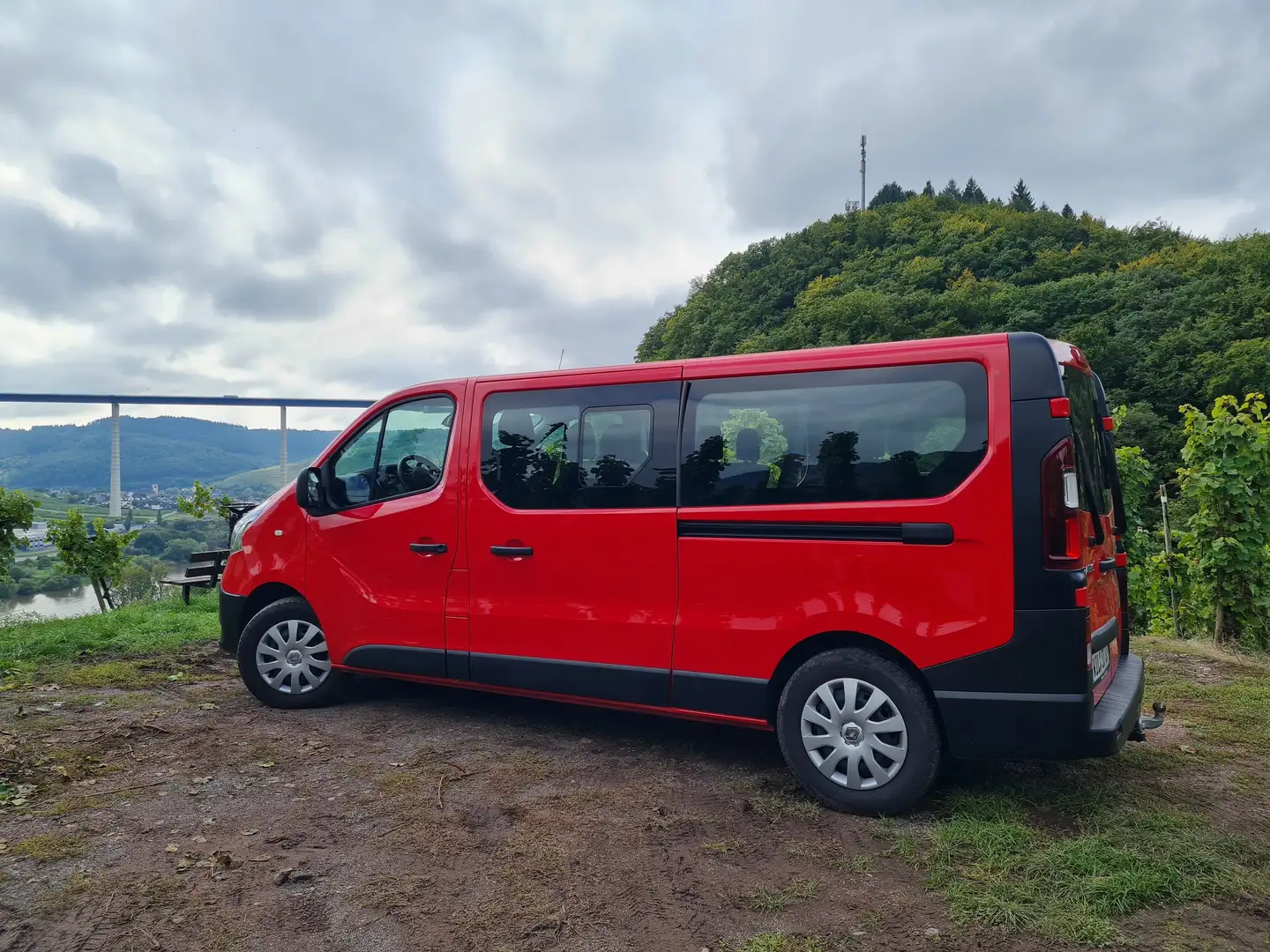 Renault Trafic L2H1 Life Combi, 2 Schiebetüren Hecktür AHK Rot - 1