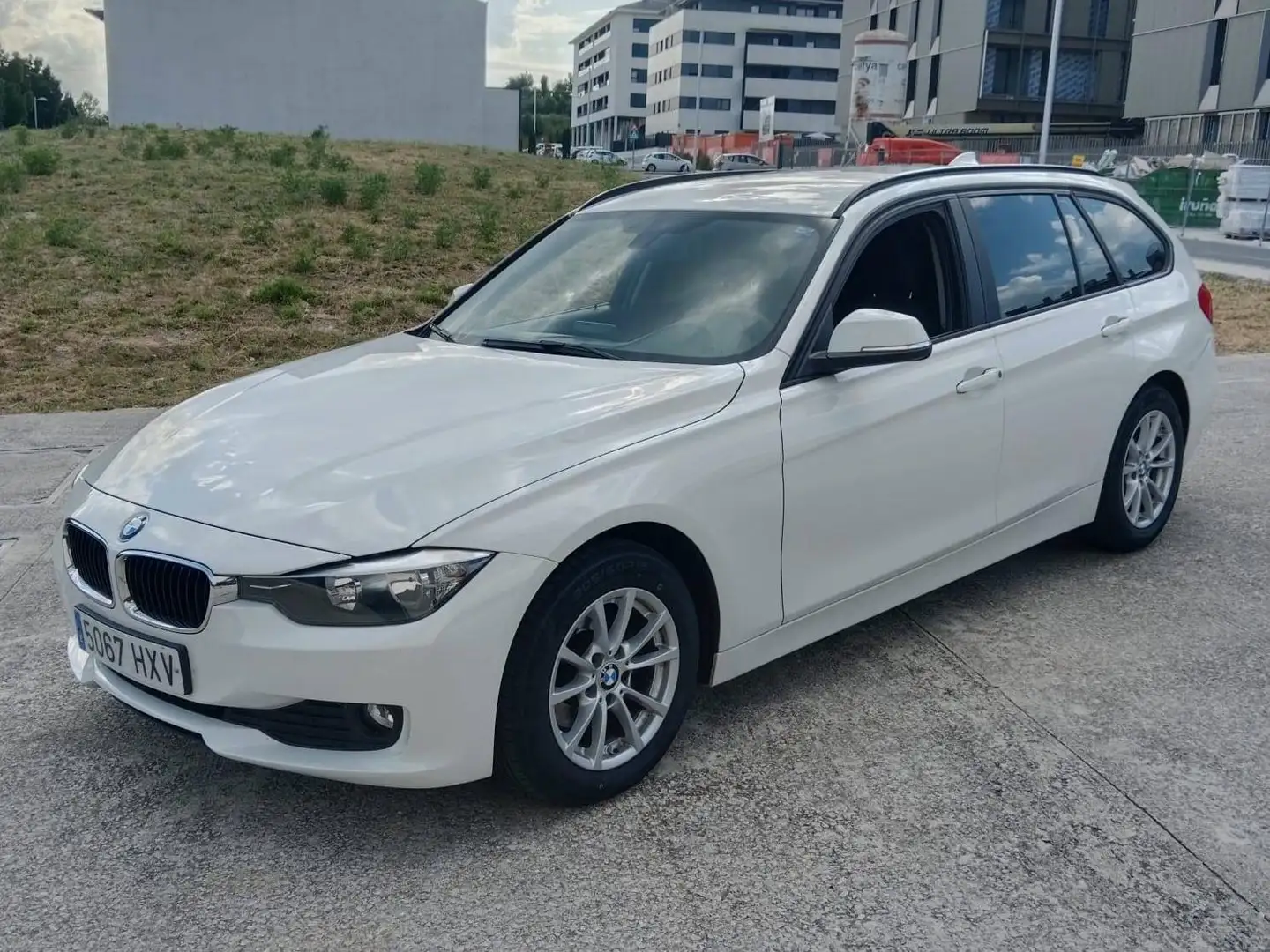 BMW 318 318d Touring Essential Plus Edition Essential Plus Edition Blanco - 1