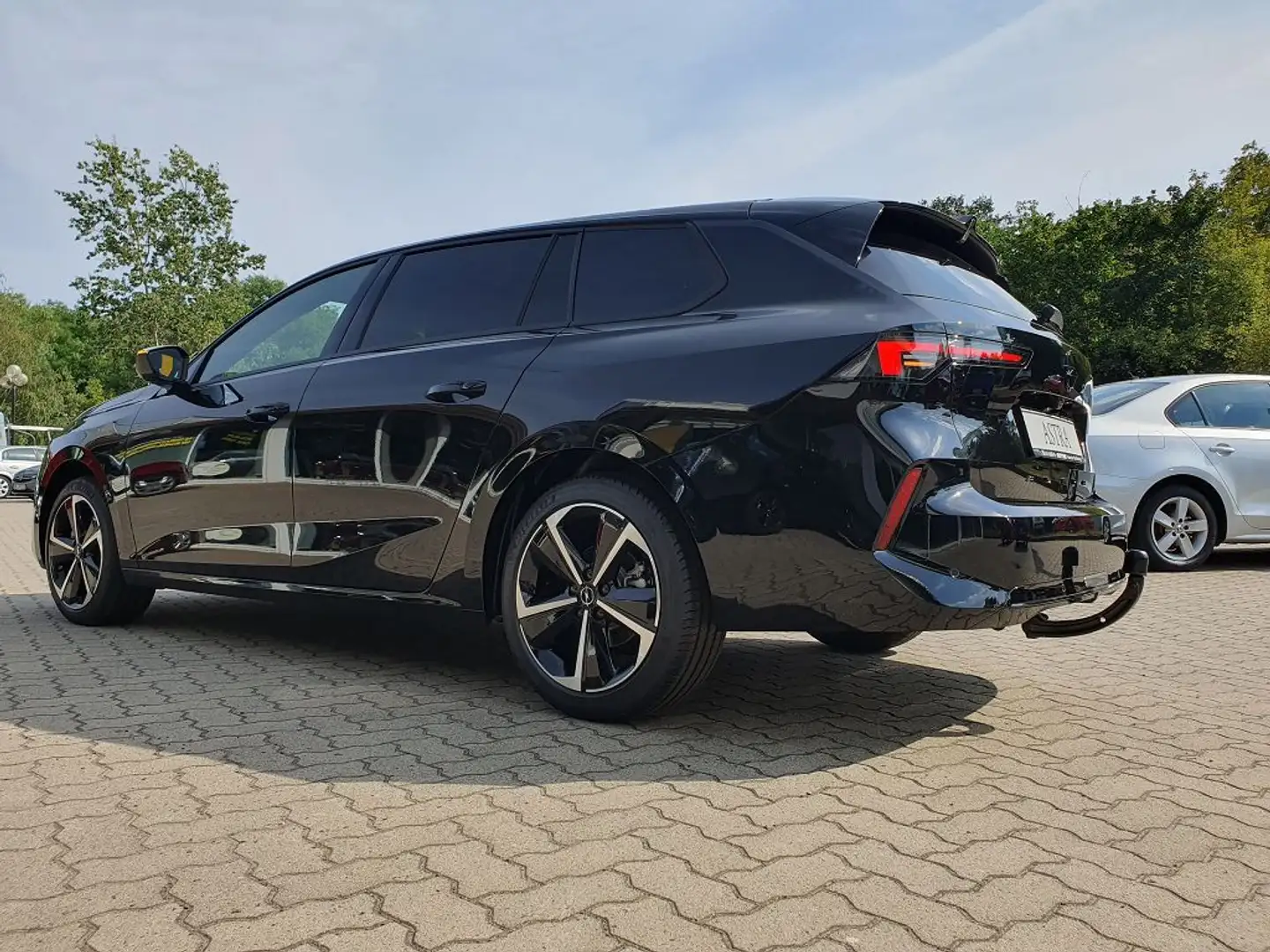 Opel Astra Sports Tourer 1.2 Turbo GS Noir - 1