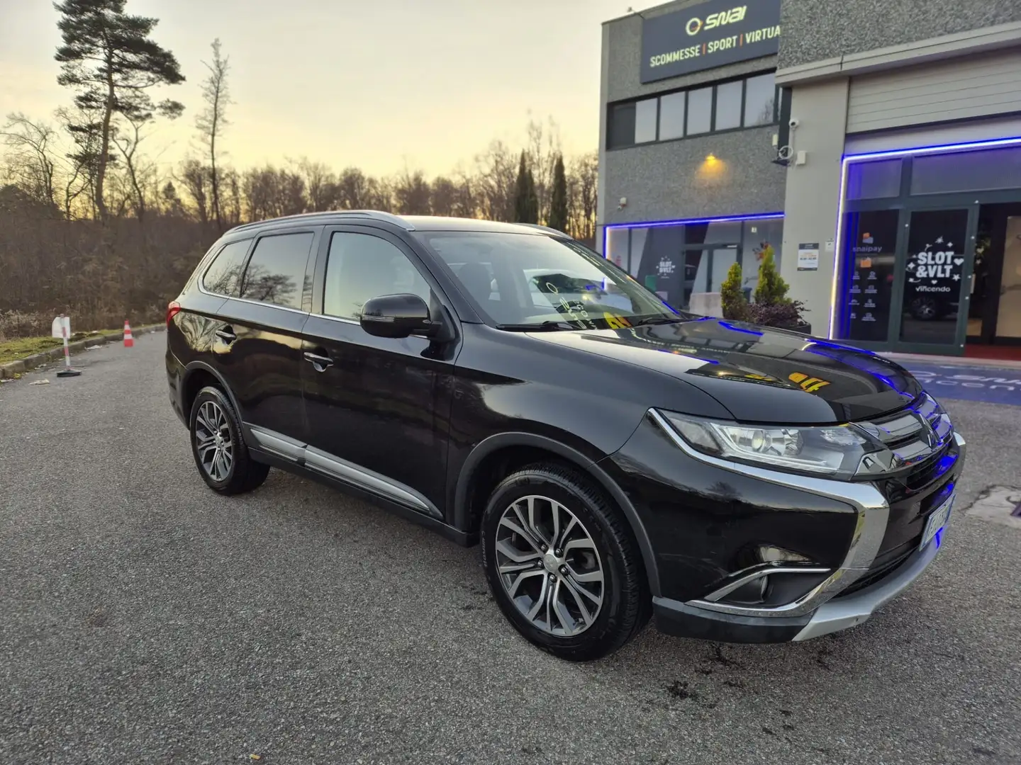 Mitsubishi Outlander Outlander 2.2 DI-D 2WD *7 POSTI* Nero - 2