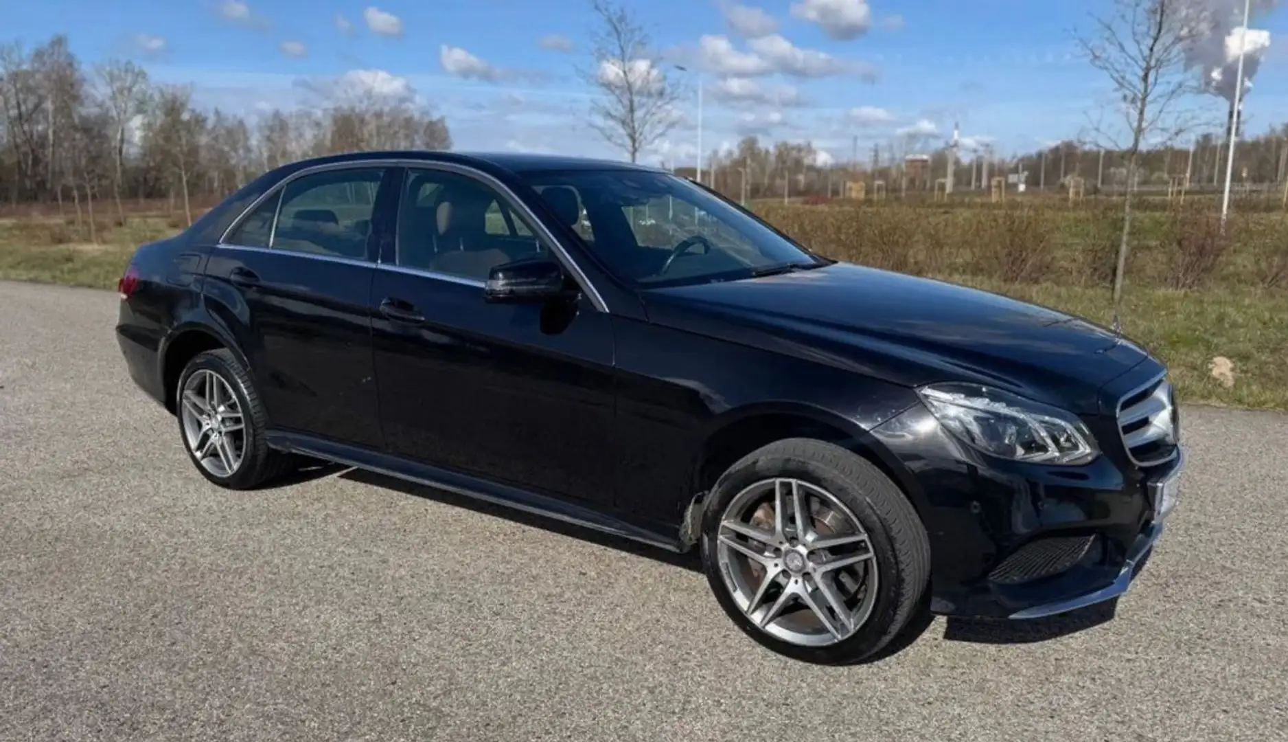 Mercedes-Benz E 350 E Limousine E 350 BlueTec 4Matic AMG Schwarz - 2