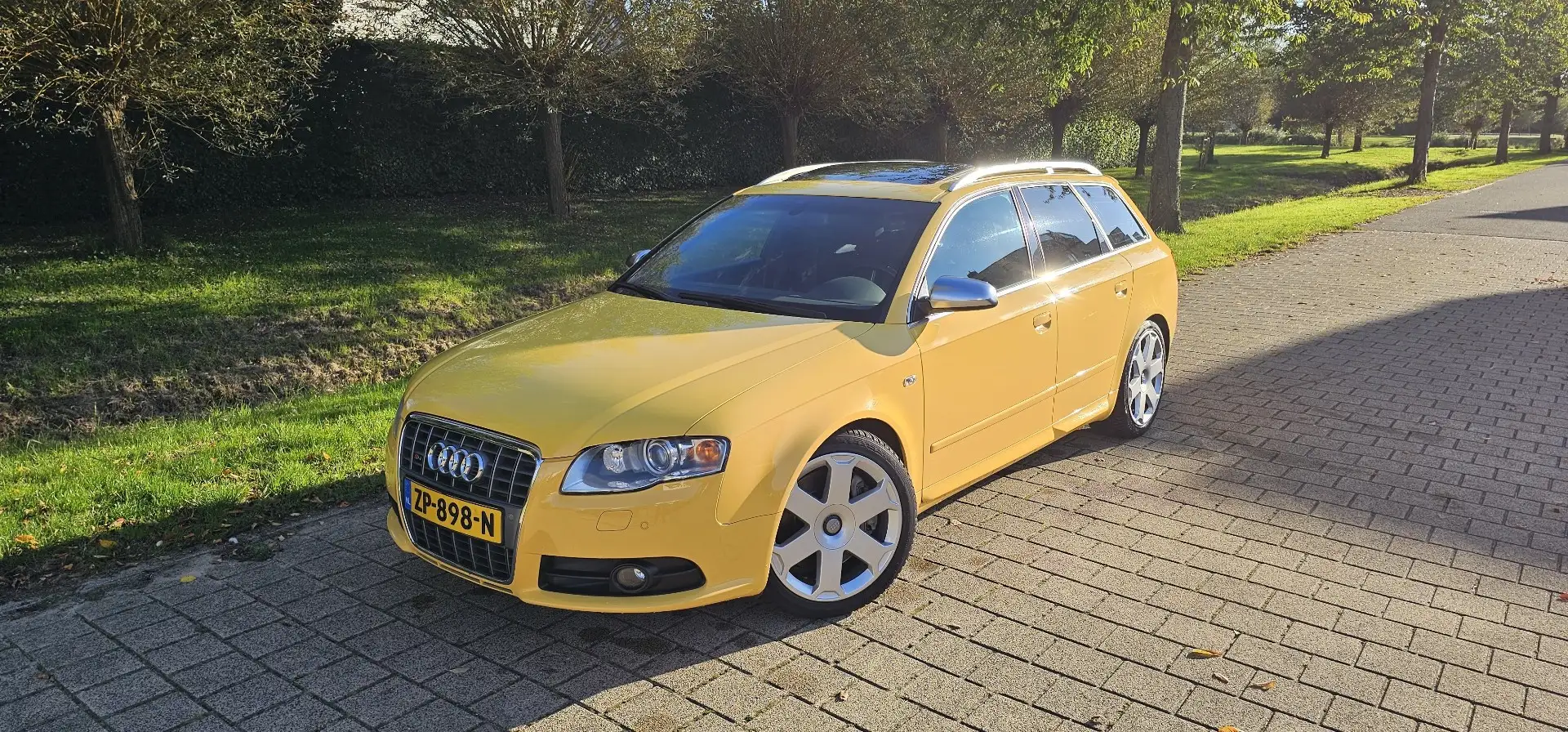 Audi S4 A4 4.2 V8 S4 quattro Imola Geel solarsunroof Geel - 1