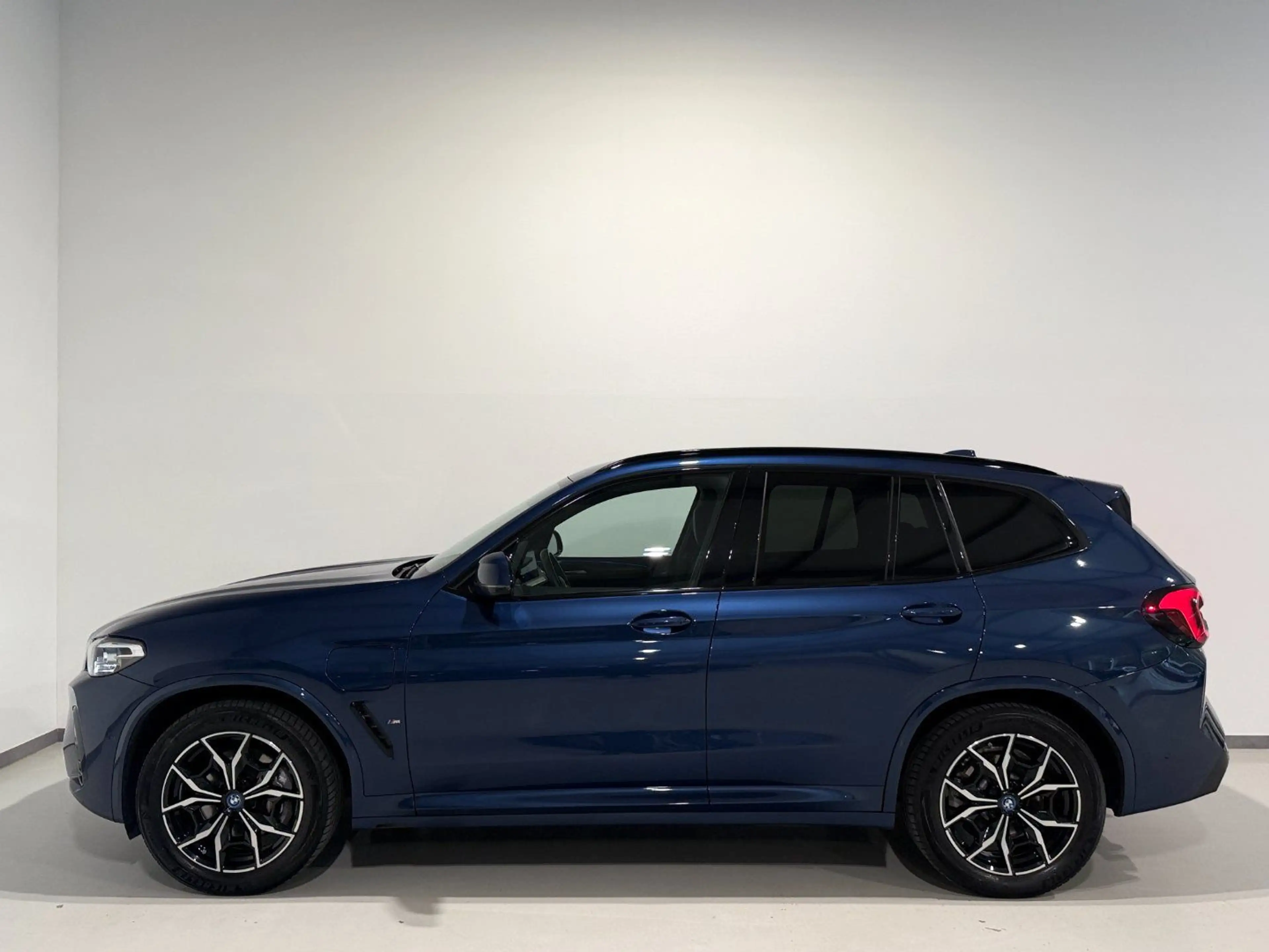 BMW X3 xDrive30e LCI/M-Sport/HEAD-UP/AHK/Harman&Kardon/K — photo 6