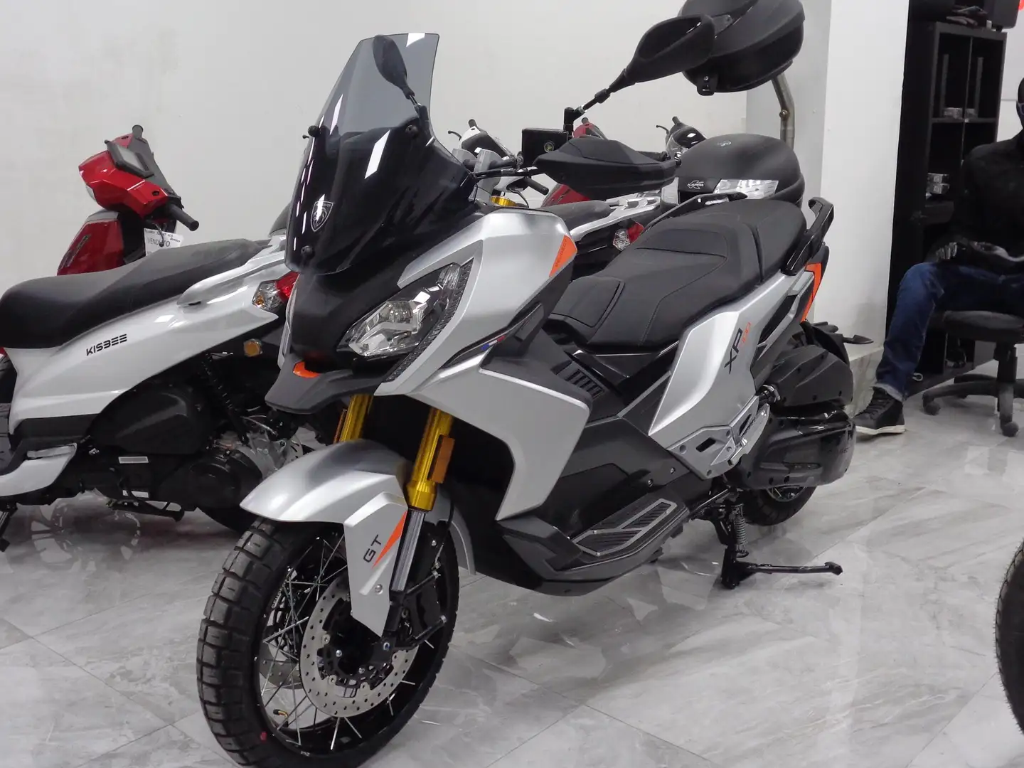 Peugeot XP400 PEUGEOT XP 400 GT Gris - 1