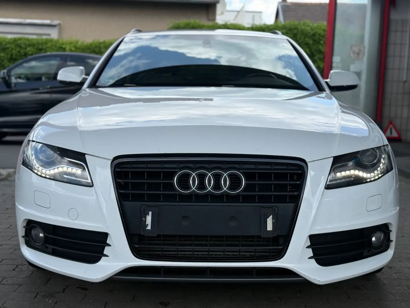 Audi A4 Avant S-LINE/LED/ALCANTARA/S&S/SHZ/PDC/TEMPO Weiß - 2