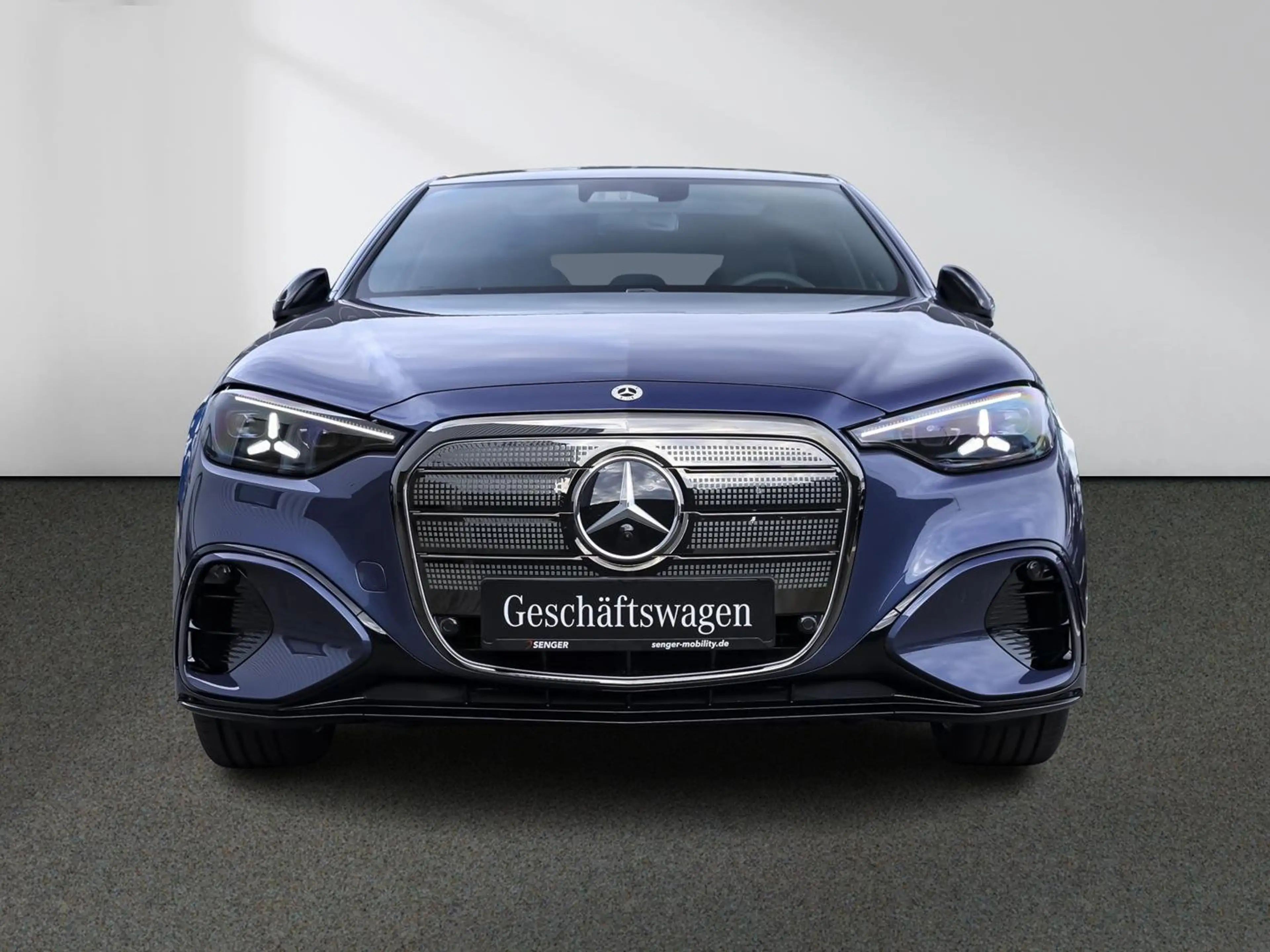 Mercedes-Benz C 400 4M AMG Night Digital-Light Hyperscreen AHK — photo 4