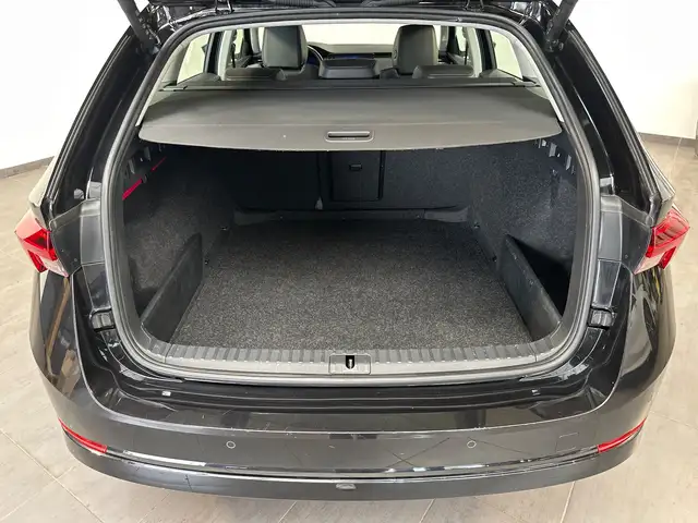 Skoda Octavia view 8
