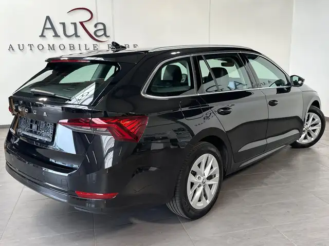 Skoda Octavia view 4