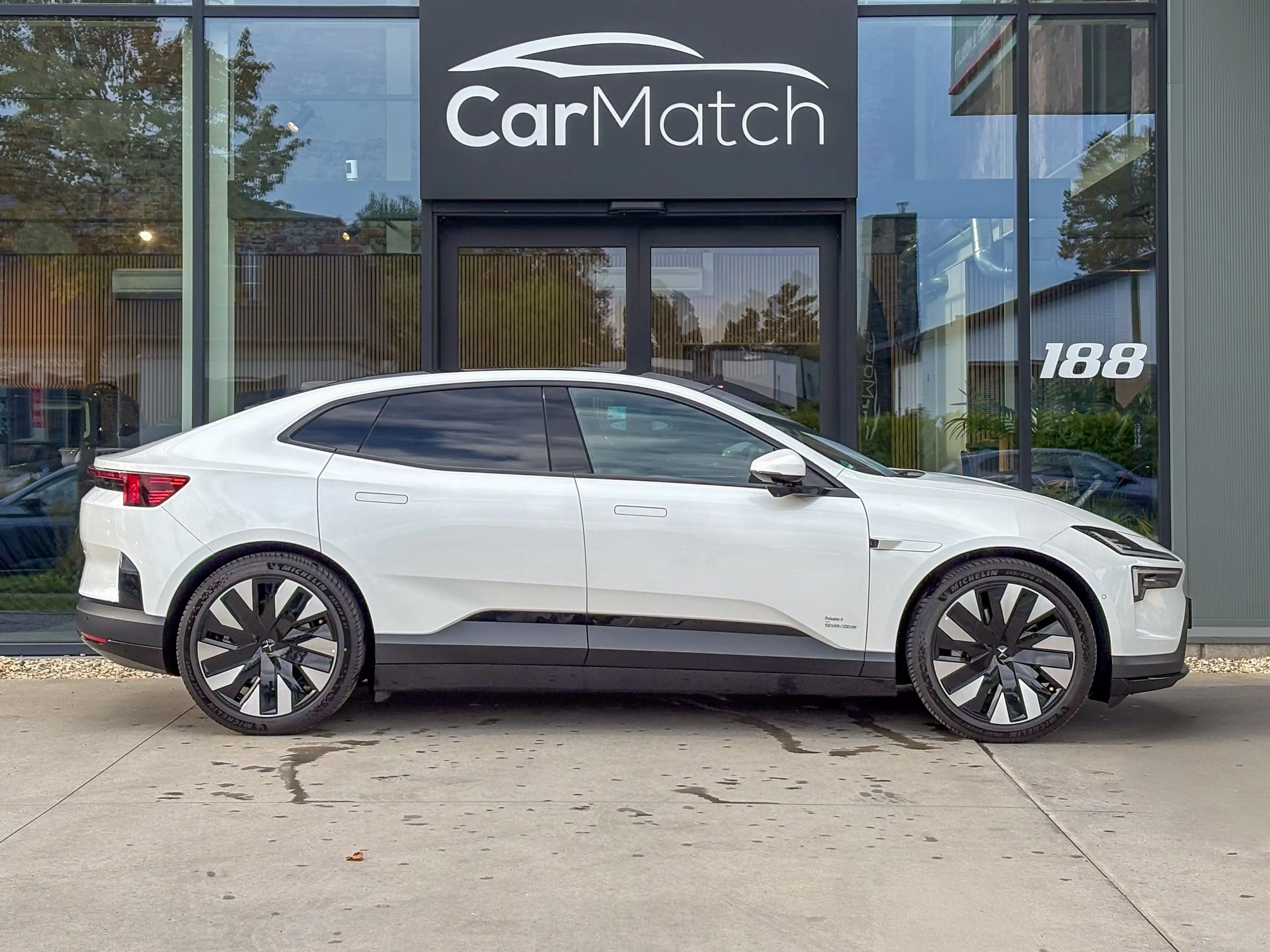 Polestar 4 Long Range Single Motor - Plus | Pilot | Pro — photo 4